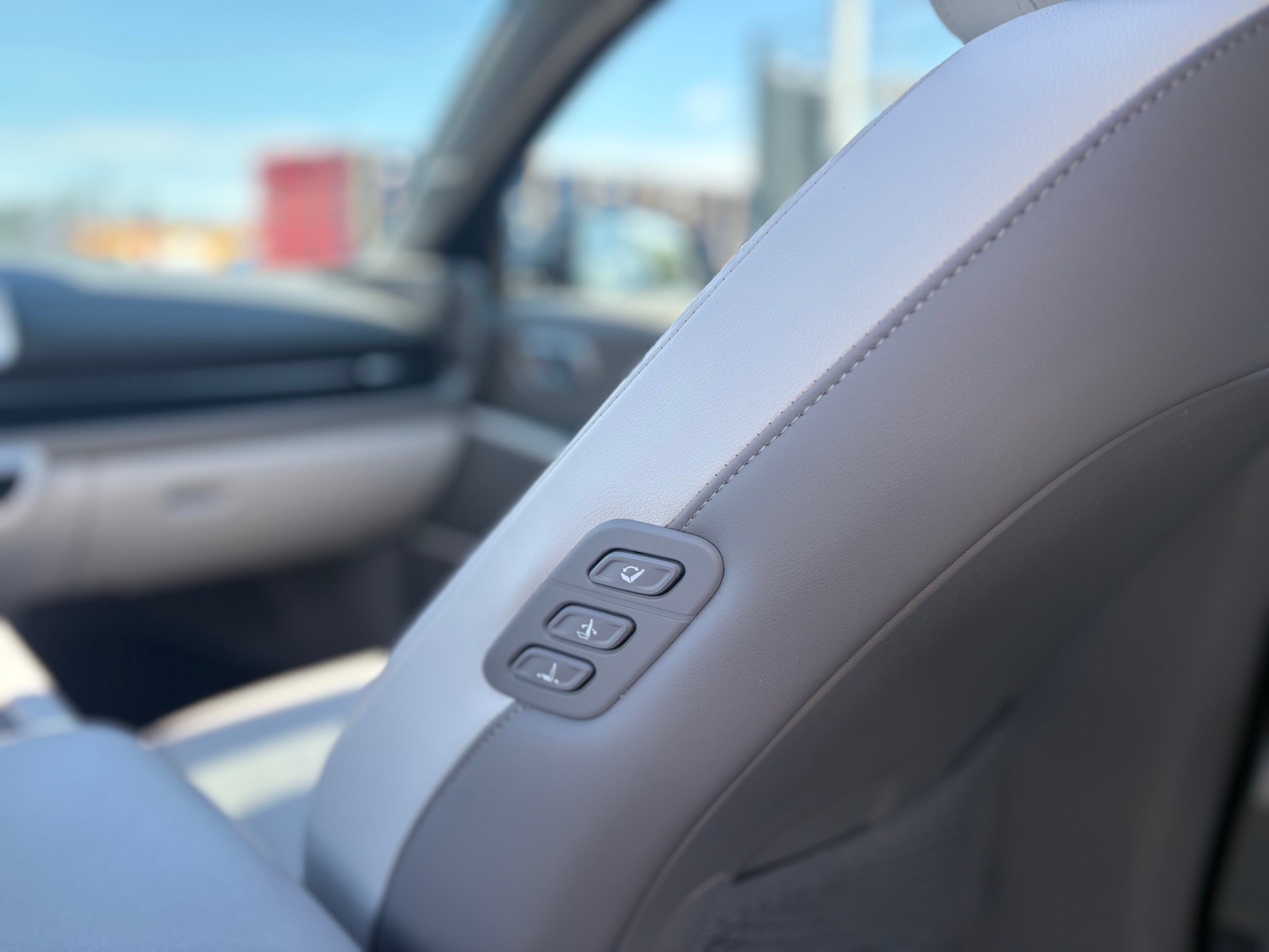 HYUNDAI Ioniq 6 77kWh Launch Edition 2WD-image-10