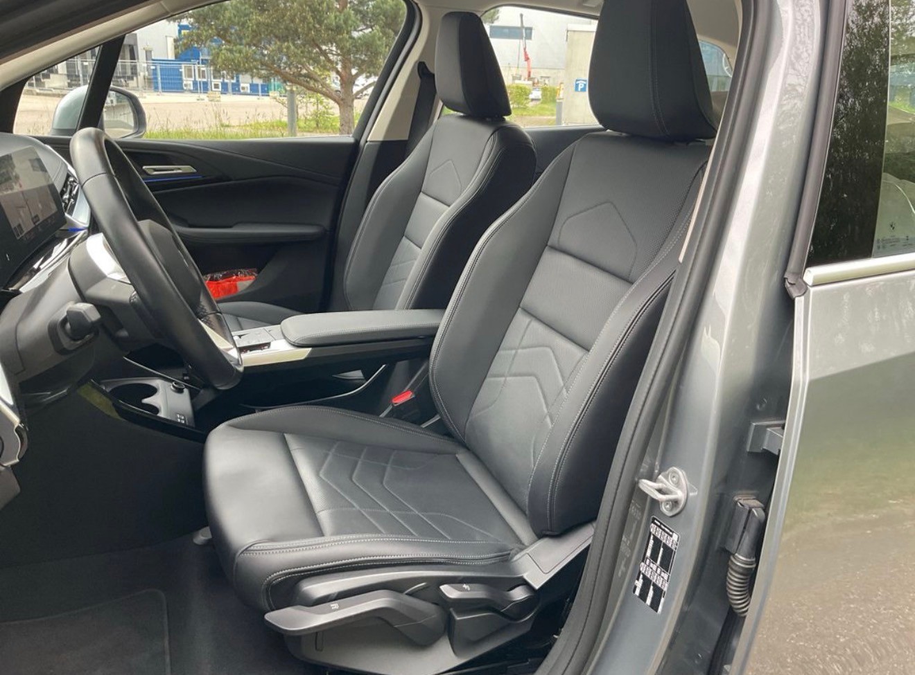 BMW 218d Active Tourer-image-3