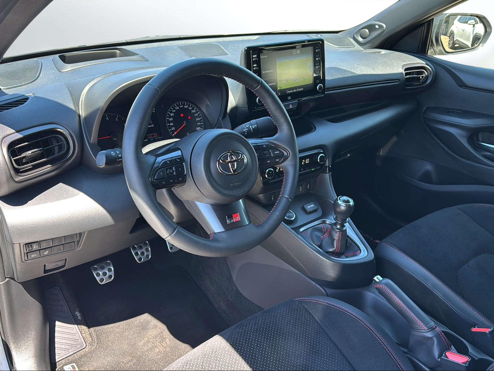 TOYOTA GR Yaris 1.6 Turbo Sport 4x4 / Echappement Milltek-image-4