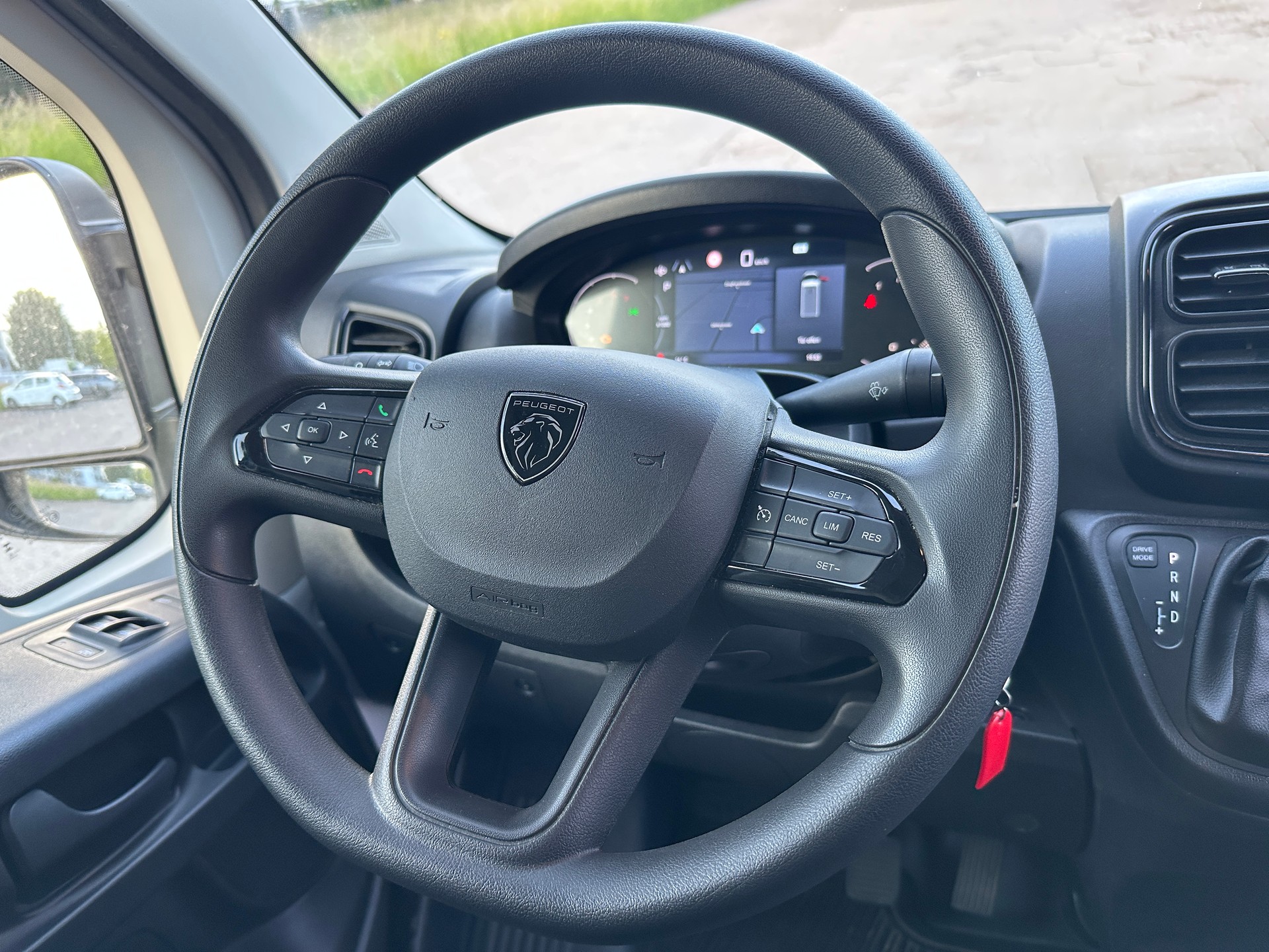 PEUGEOT 2.2 BlueHDi 140 S/S L3H2-image-15