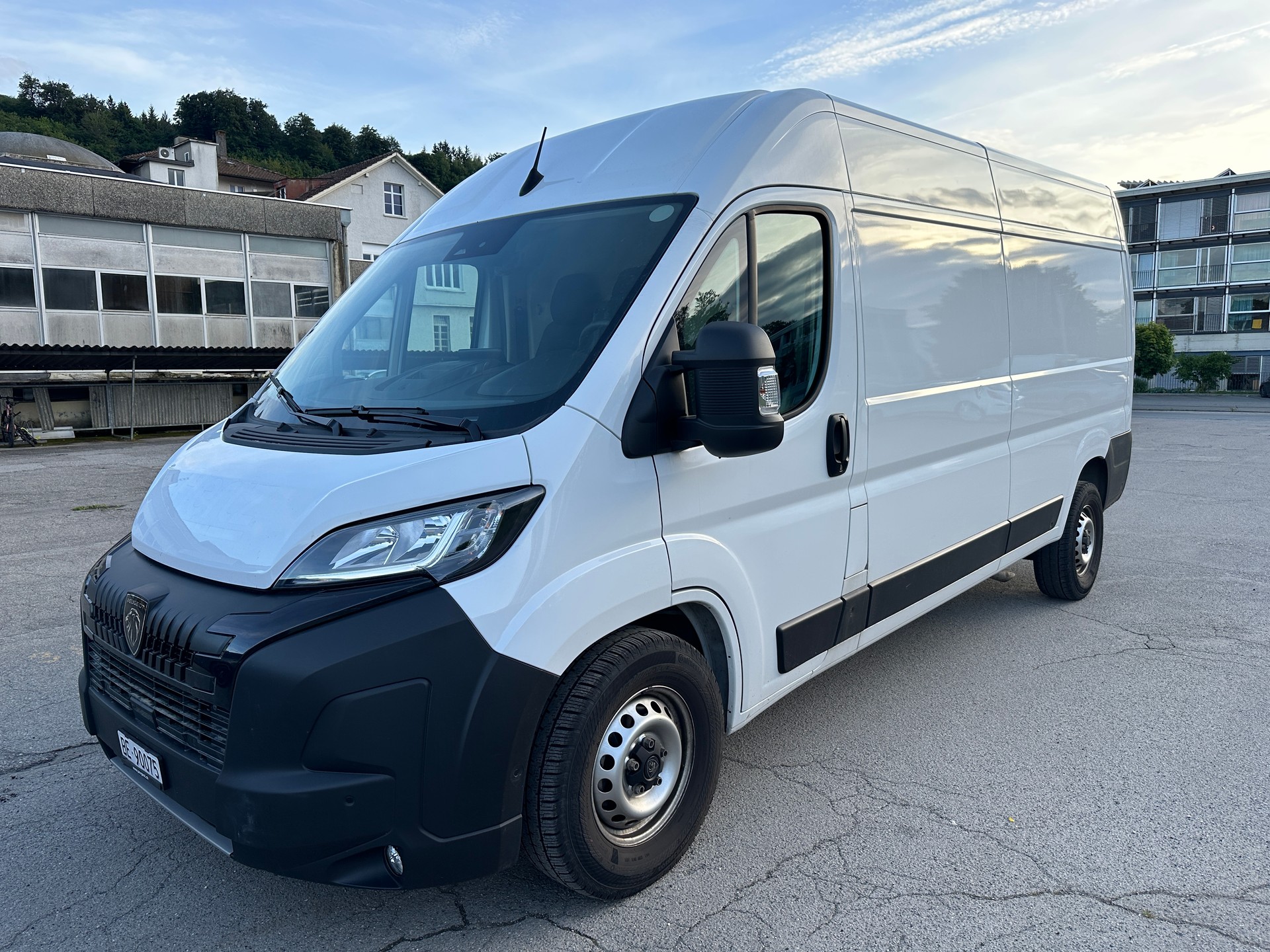 PEUGEOT 2.2 BlueHDi 140 S/S L3H2-image-1