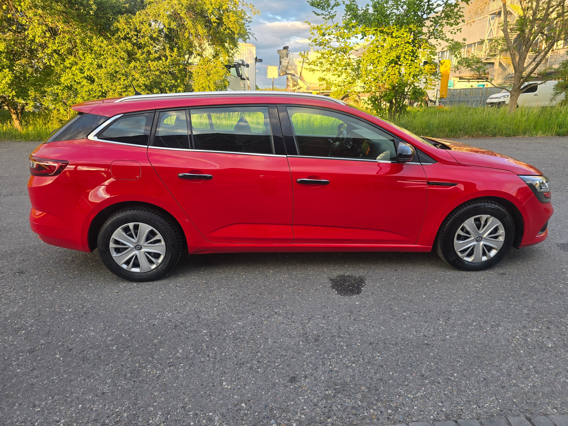 RENAULT Mégane Grandtour 1.5 dCi 90th Anniversary EDC-image-8