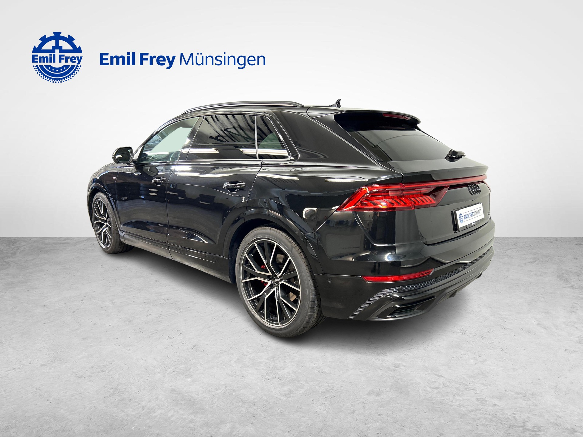 AUDI Q8 3.0 45 TDI Black Edition quattro T-Tronic-image-10