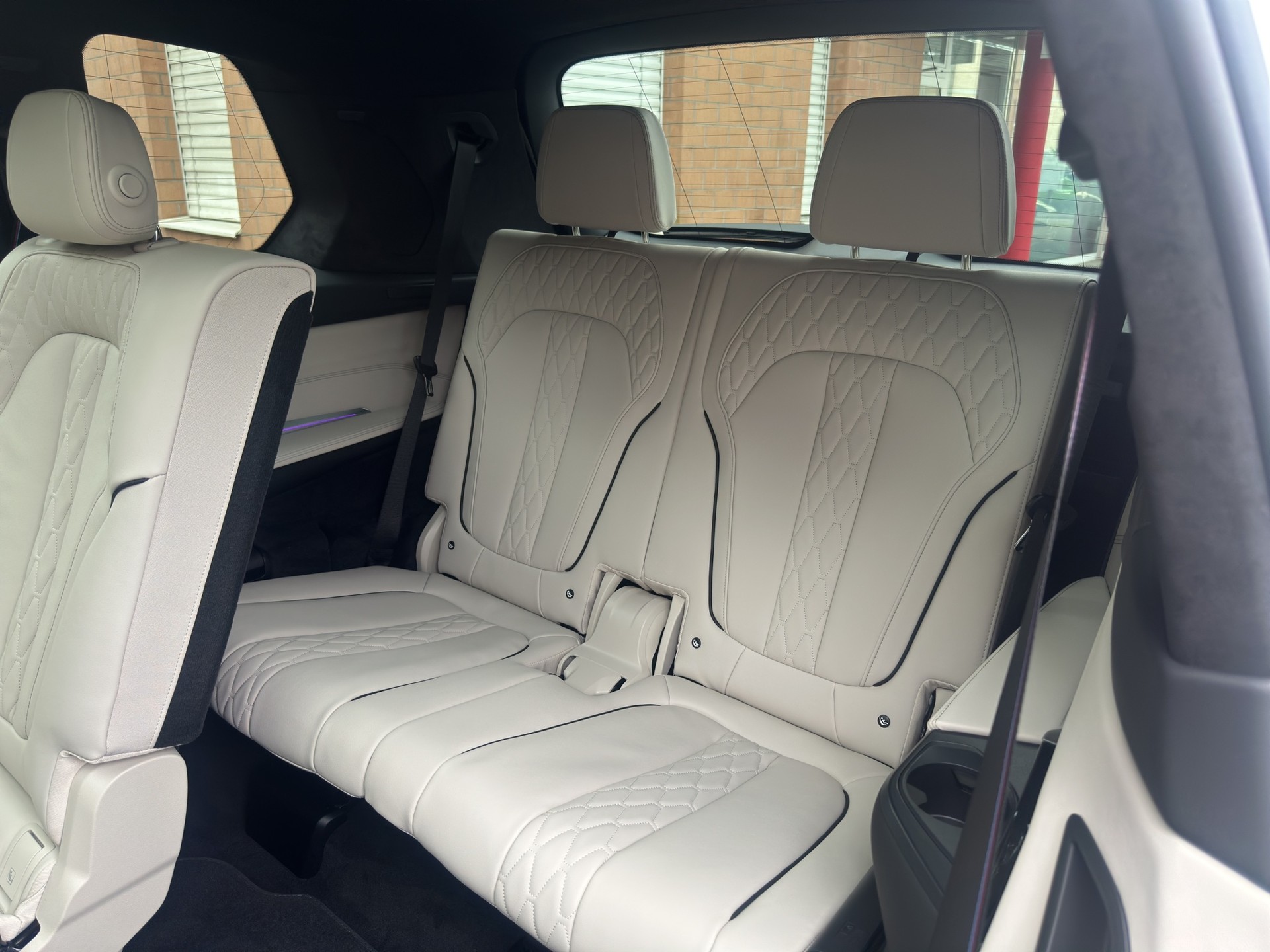 BMW X7 xDrive 48V 40i M Sport Pro (CH) INDIVIDUAL-image-15