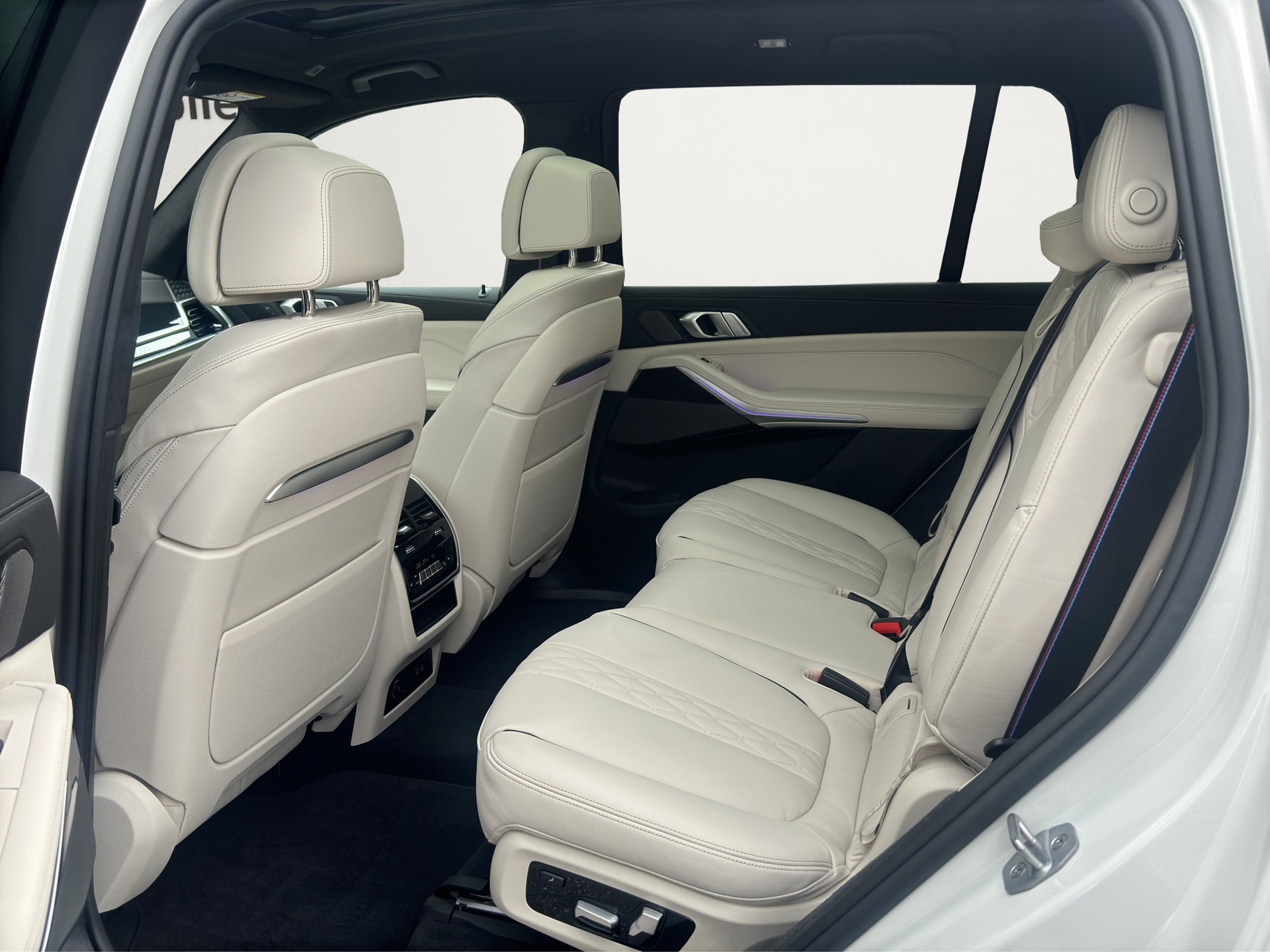 BMW X7 xDrive 48V 40i M Sport Pro (CH) INDIVIDUAL-image-14