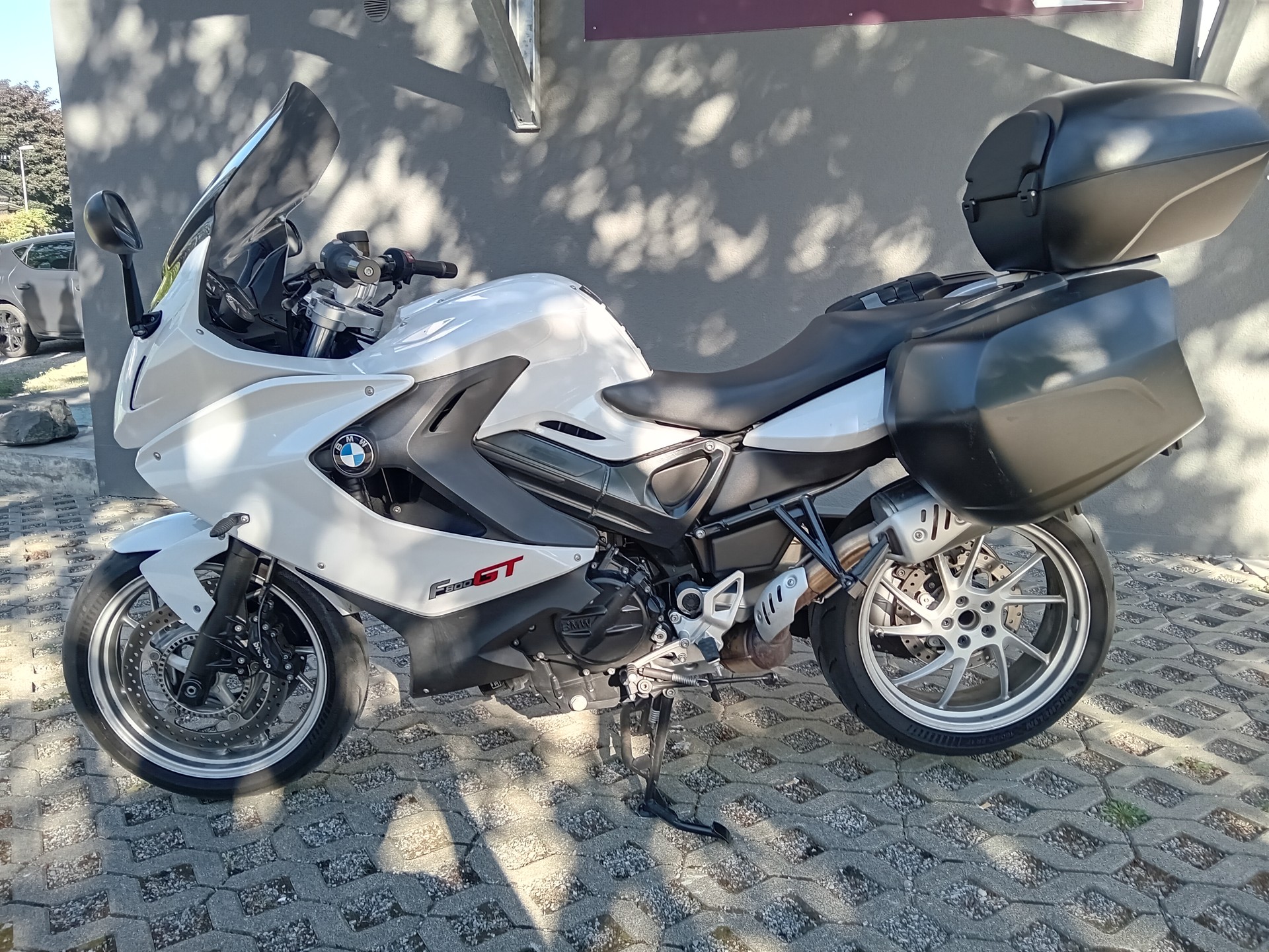 BMW F 800 GT-image-1