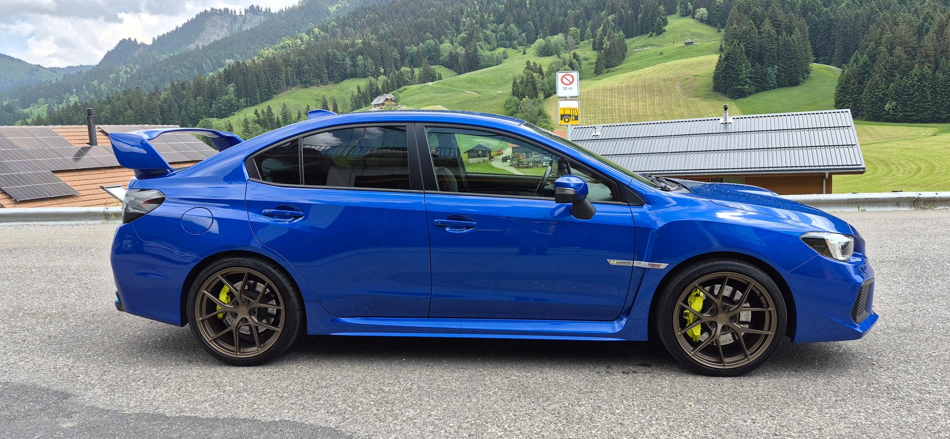 SUBARU WRX 2.5 Turbo 4WD STI Swiss-showroom-element-3