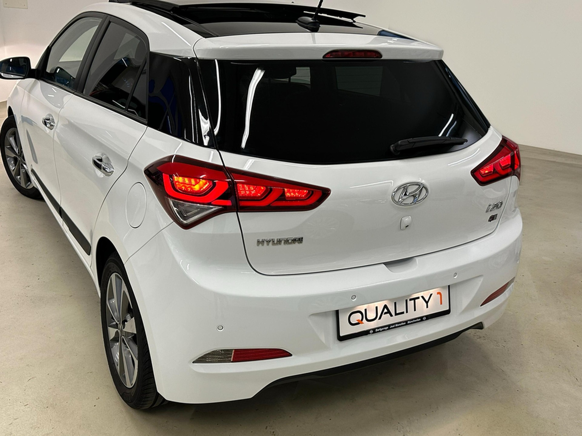 HYUNDAI i20 1.4 Vertex-image-14