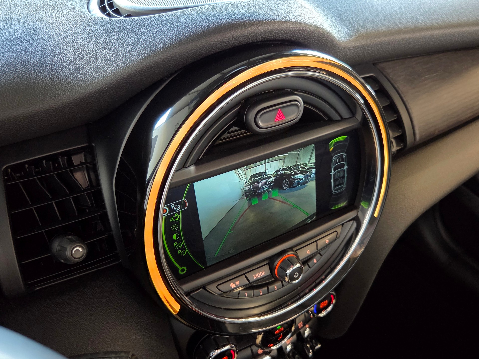 MINI Cabrio F57 2.0i Cooper S SAG-image-8