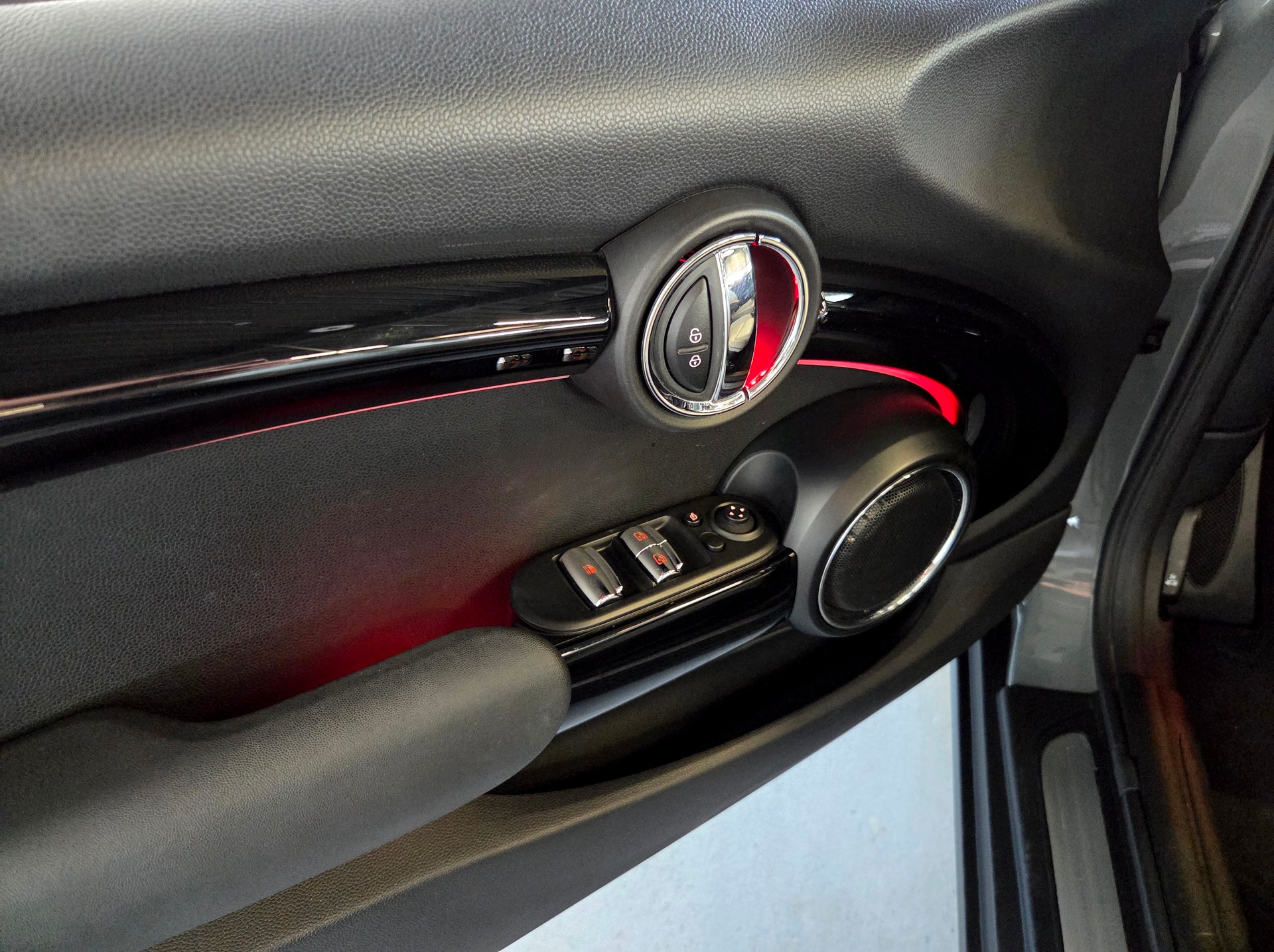 MINI Cabrio F57 2.0i Cooper S SAG-image-19