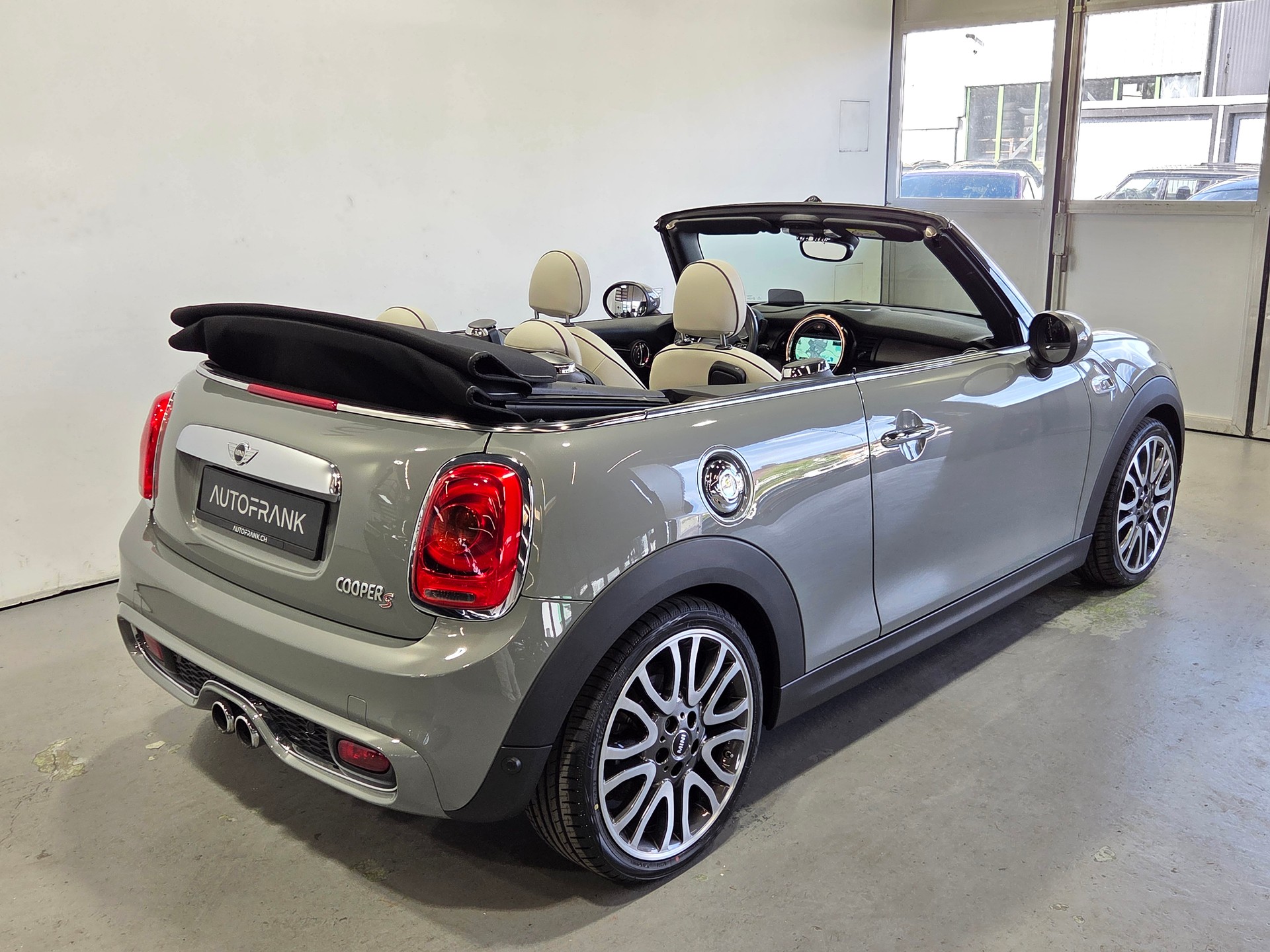 MINI Cabrio F57 2.0i Cooper S SAG-image-17
