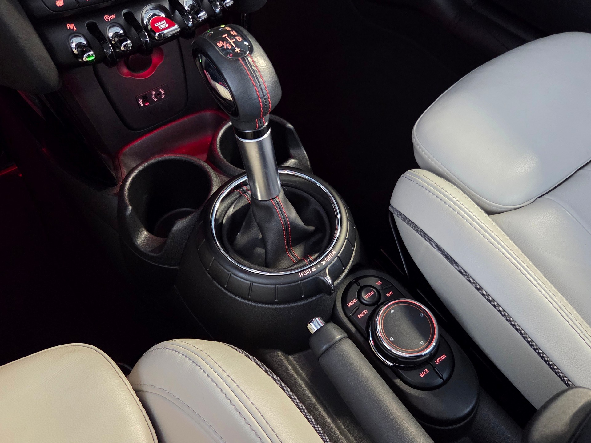 MINI Cabrio F57 2.0i Cooper S SAG-image-14