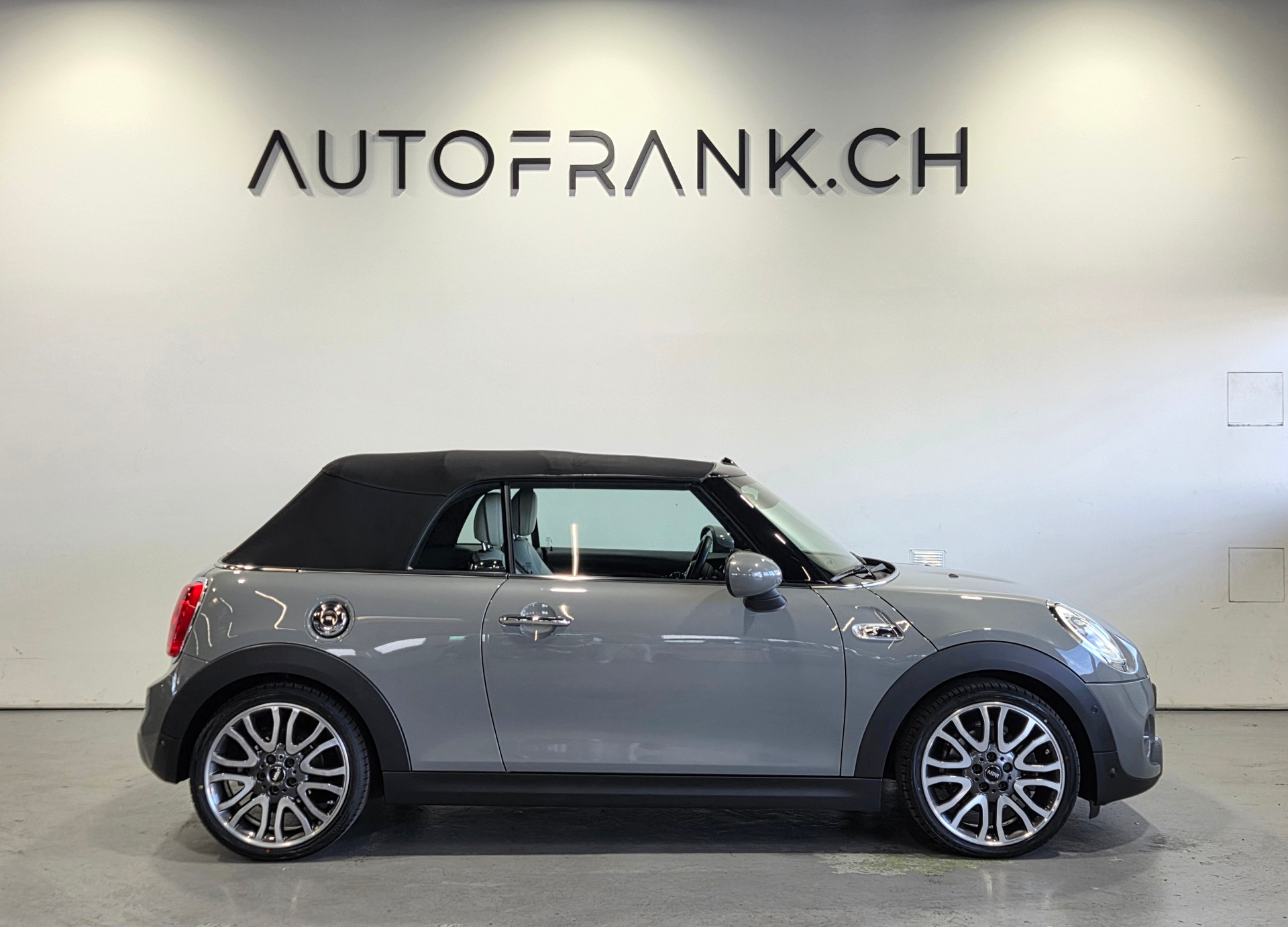 MINI Cabrio F57 2.0i Cooper S SAG-showroom-element-2