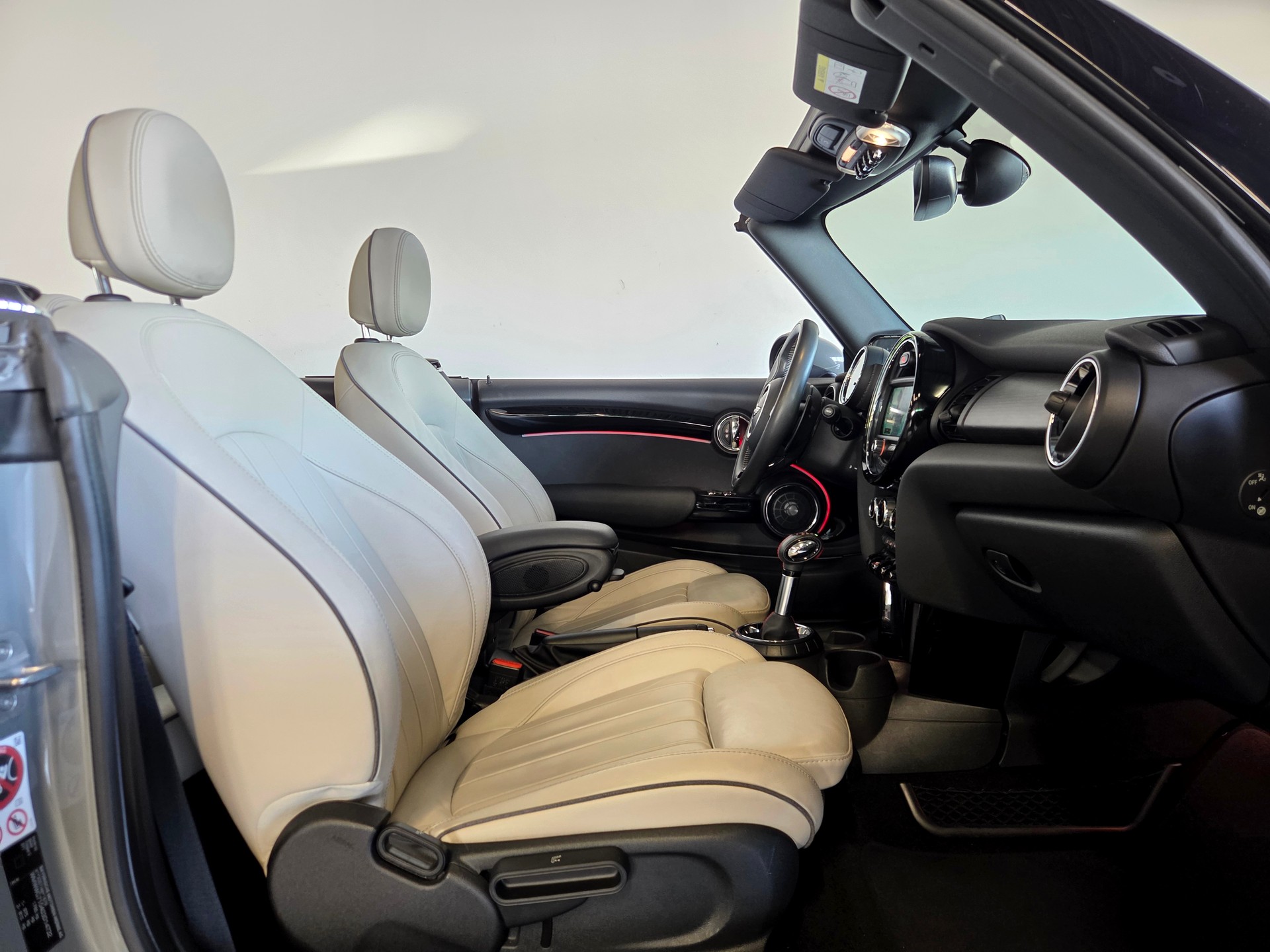 MINI Cabrio F57 2.0i Cooper S SAG-image-22