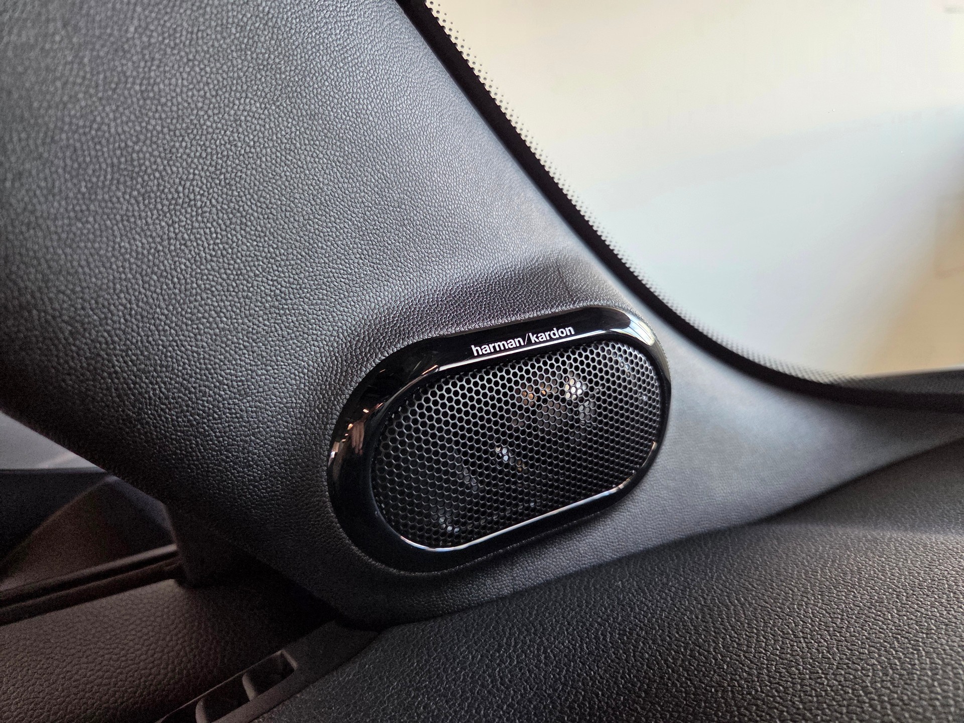 MINI Cabrio F57 2.0i Cooper S SAG-image-10