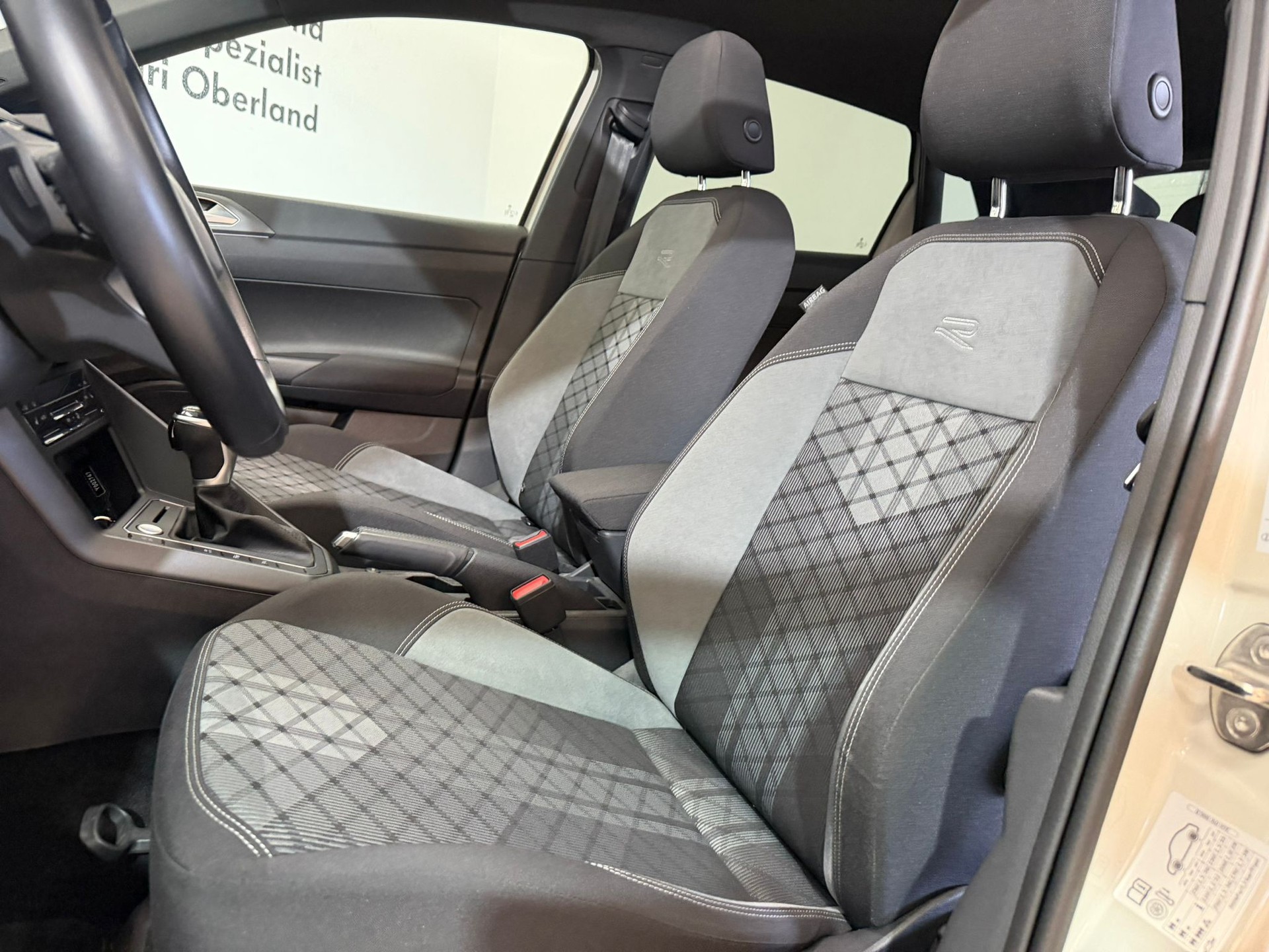 VW Polo 1.0 TSI R-Line DSG-image-8
