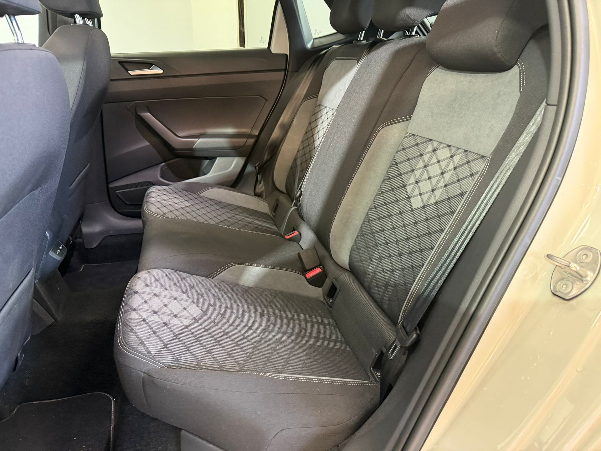 VW Polo 1.0 TSI R-Line DSG-image-9