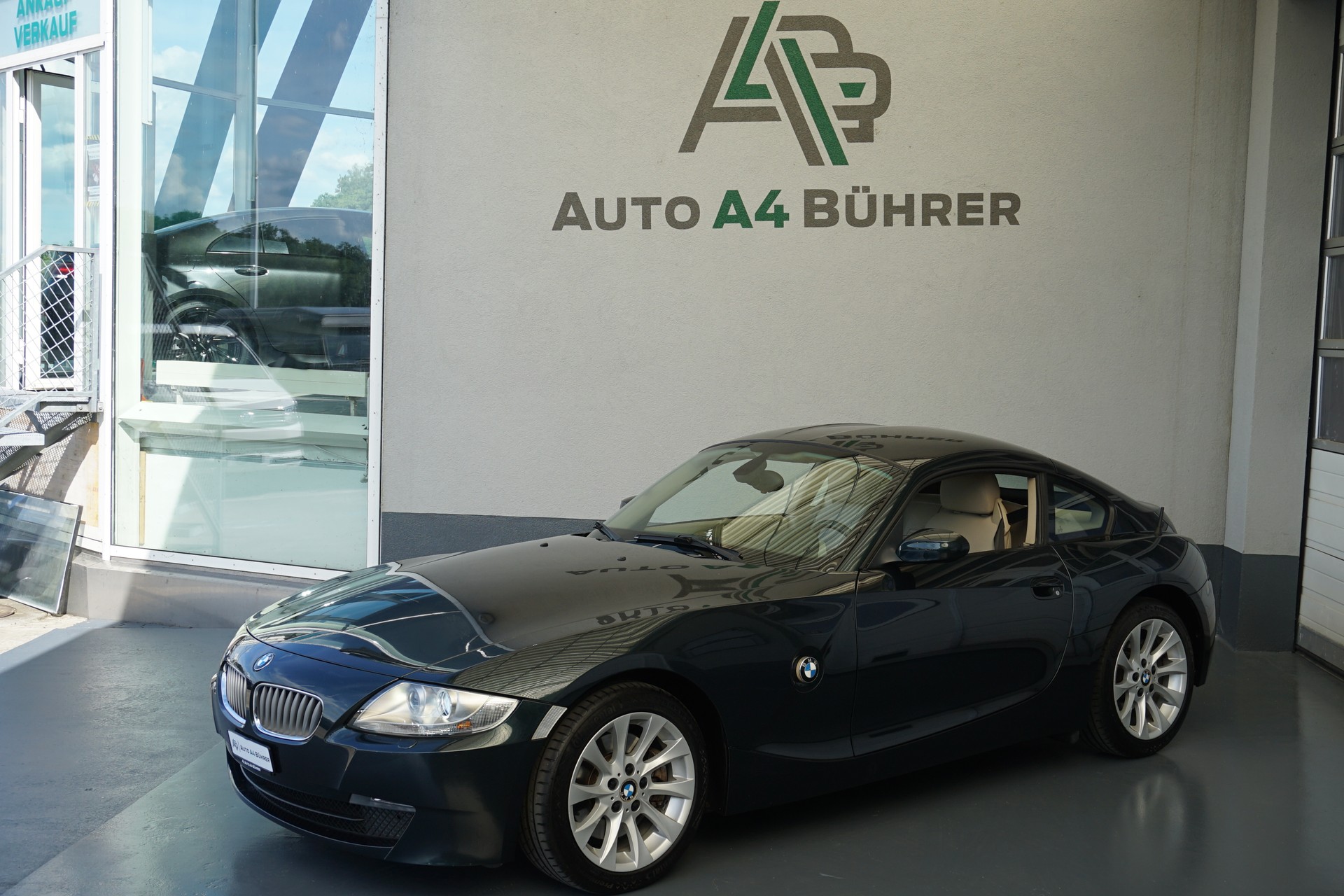 BMW Z4 3.0si Coupé 265PS Automat-image-3