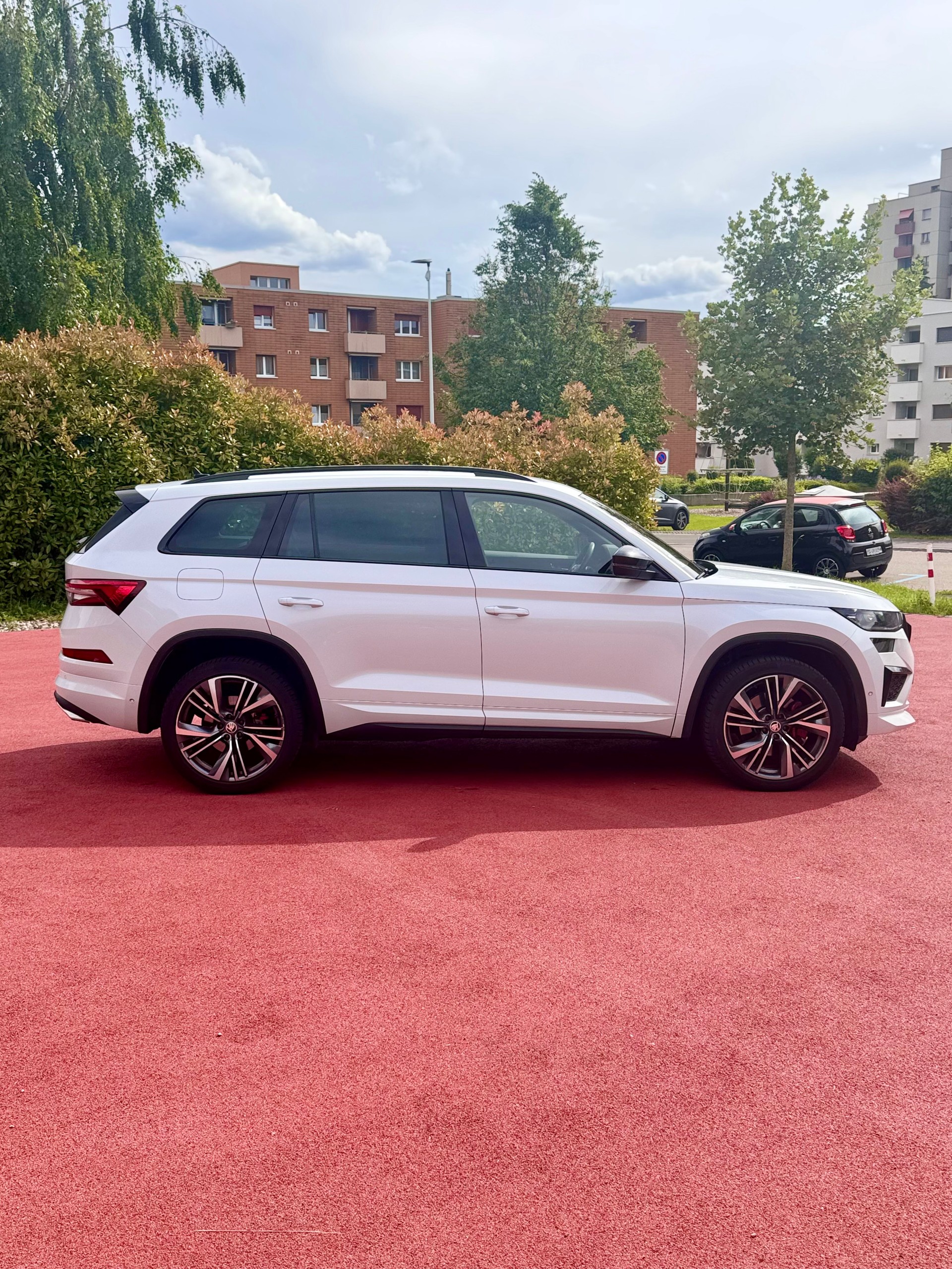 SKODA Kodiaq 2.0 TSI 4x4 RS-image-3