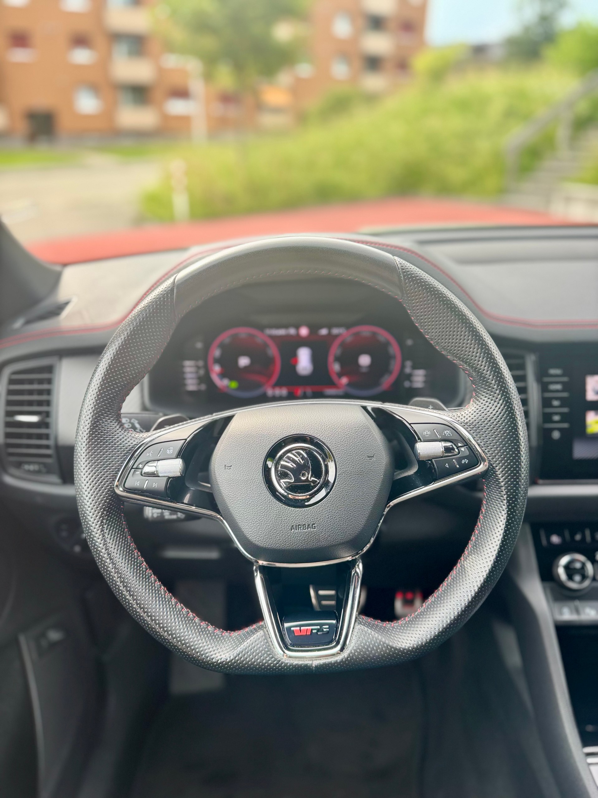 SKODA Kodiaq 2.0 TSI 4x4 RS-image-12