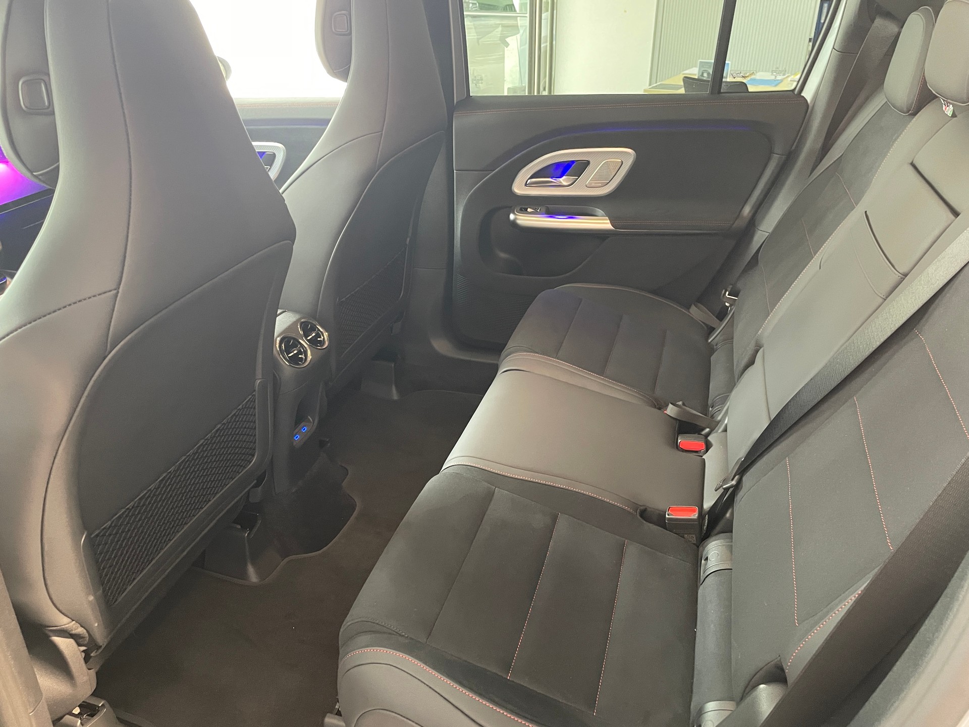 MERCEDES-BENZ Mercedes-Benz GLB 350 4M 7 places AMG Line-image-13