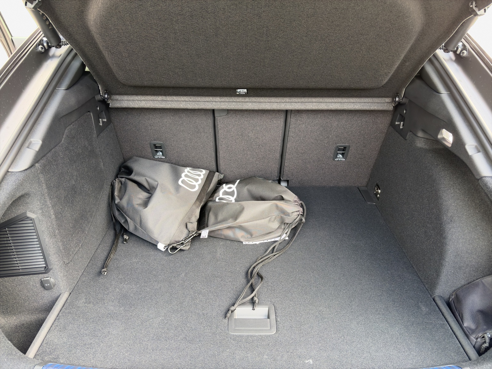 AUDI Q3 Sportback e-hybrid 200 kW S tronig-image-12
