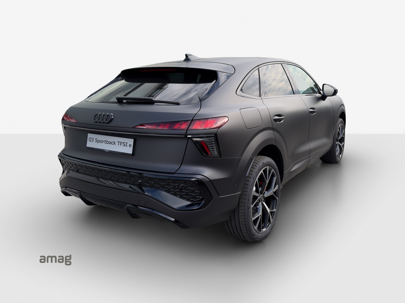 AUDI Q3 Sportback e-hybrid 200 kW S tronig-image-4