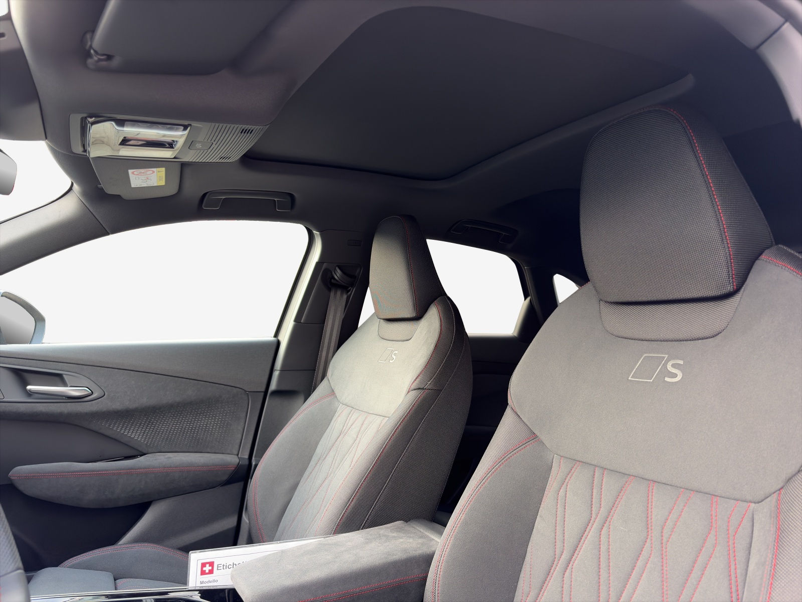 AUDI Q3 Sportback e-hybrid 200 kW S tronig-image-13