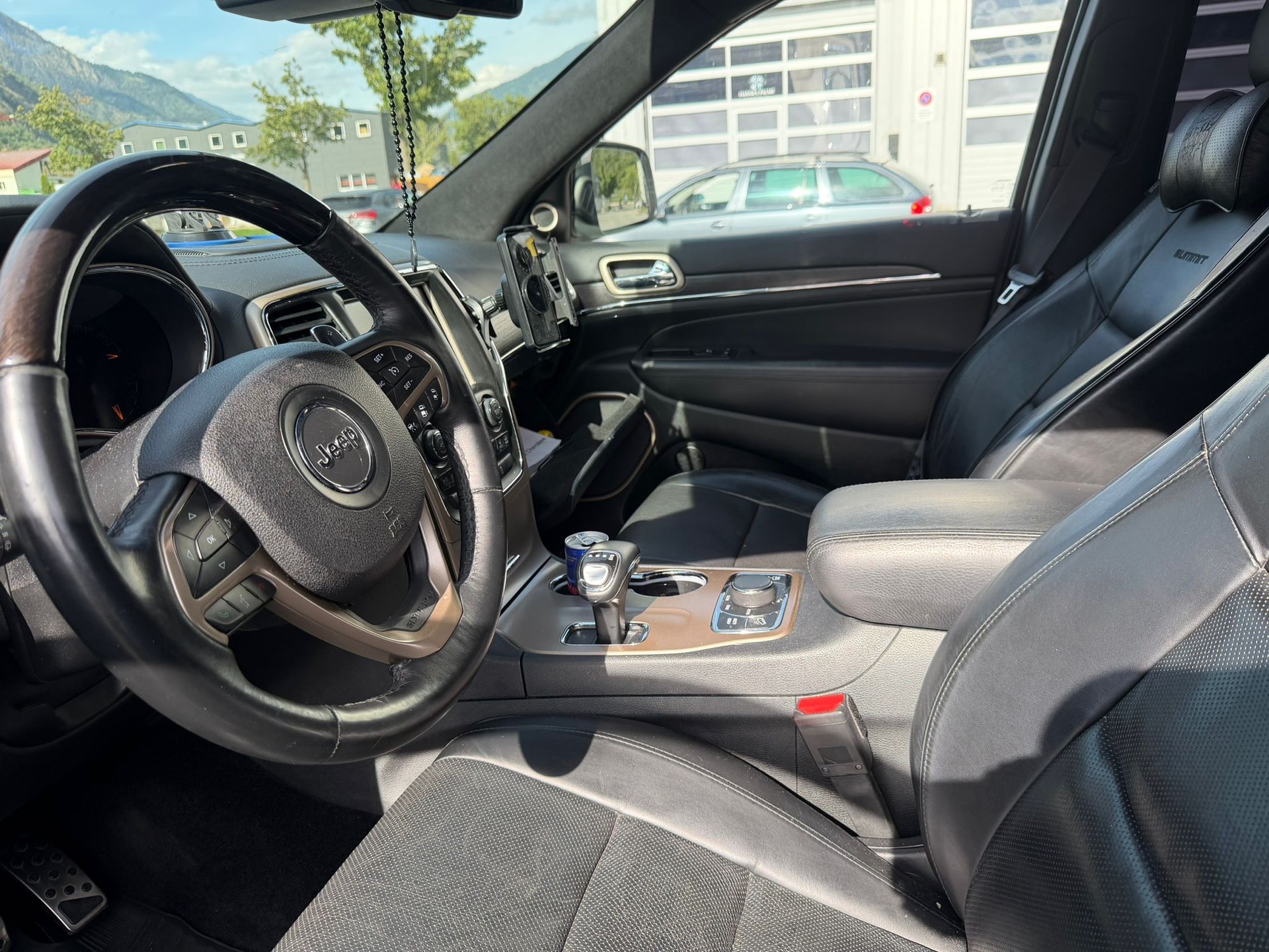 JEEP Grand Cherokee 3.0 CRD Summit Automatic-image-3
