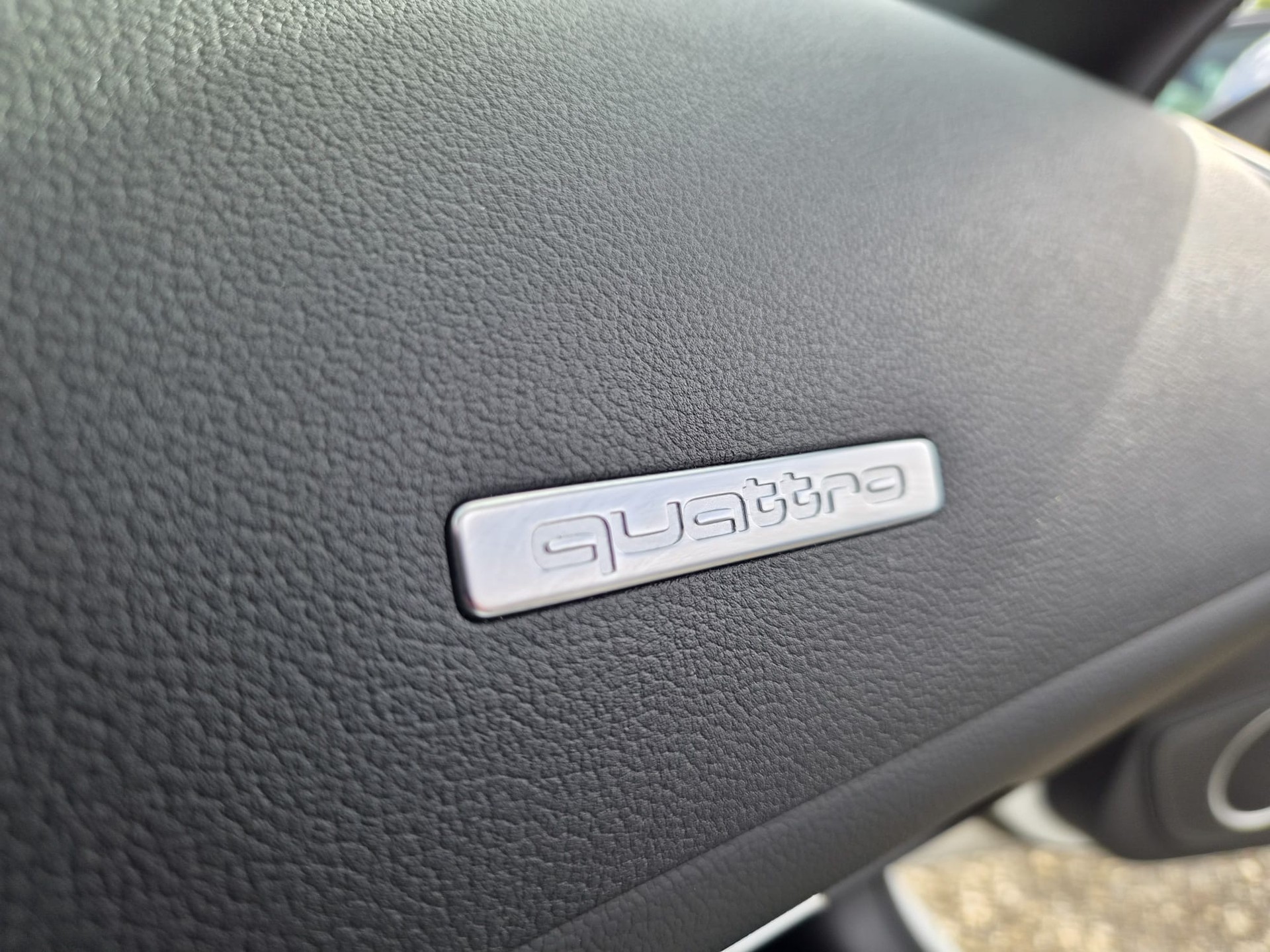 AUDI S5 Cabrio 3.0 TFSI quattro S-tronic-image-21
