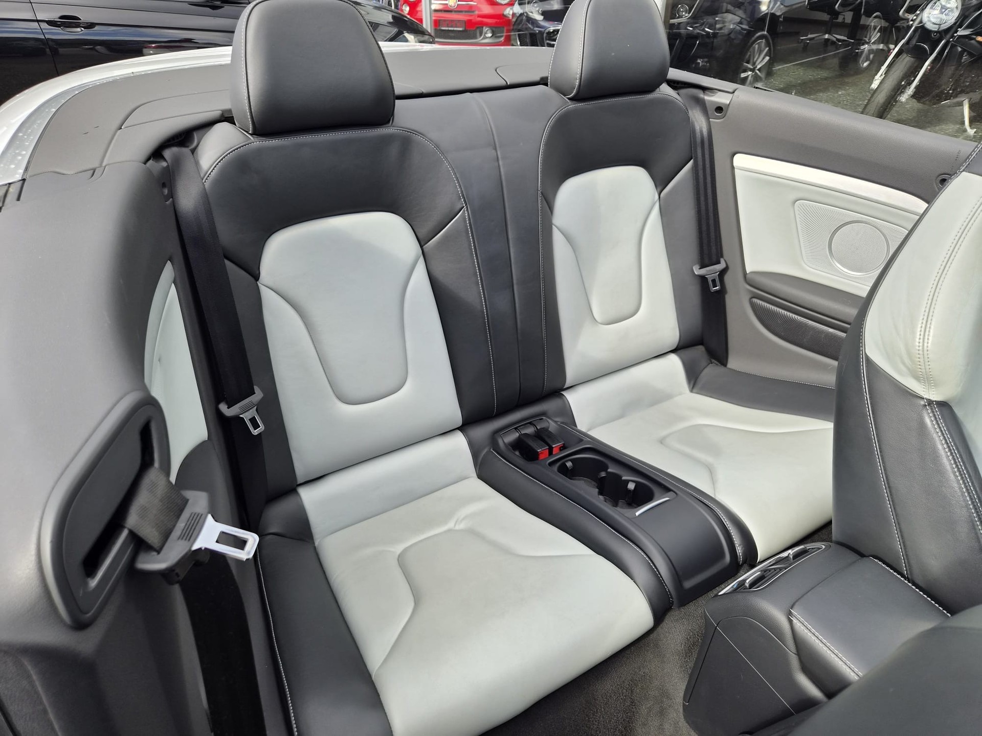 AUDI S5 Cabrio 3.0 TFSI quattro S-tronic-image-14