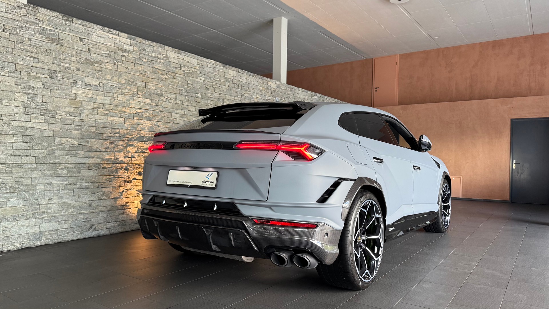 LAMBORGHINI Urus Performante-image-2