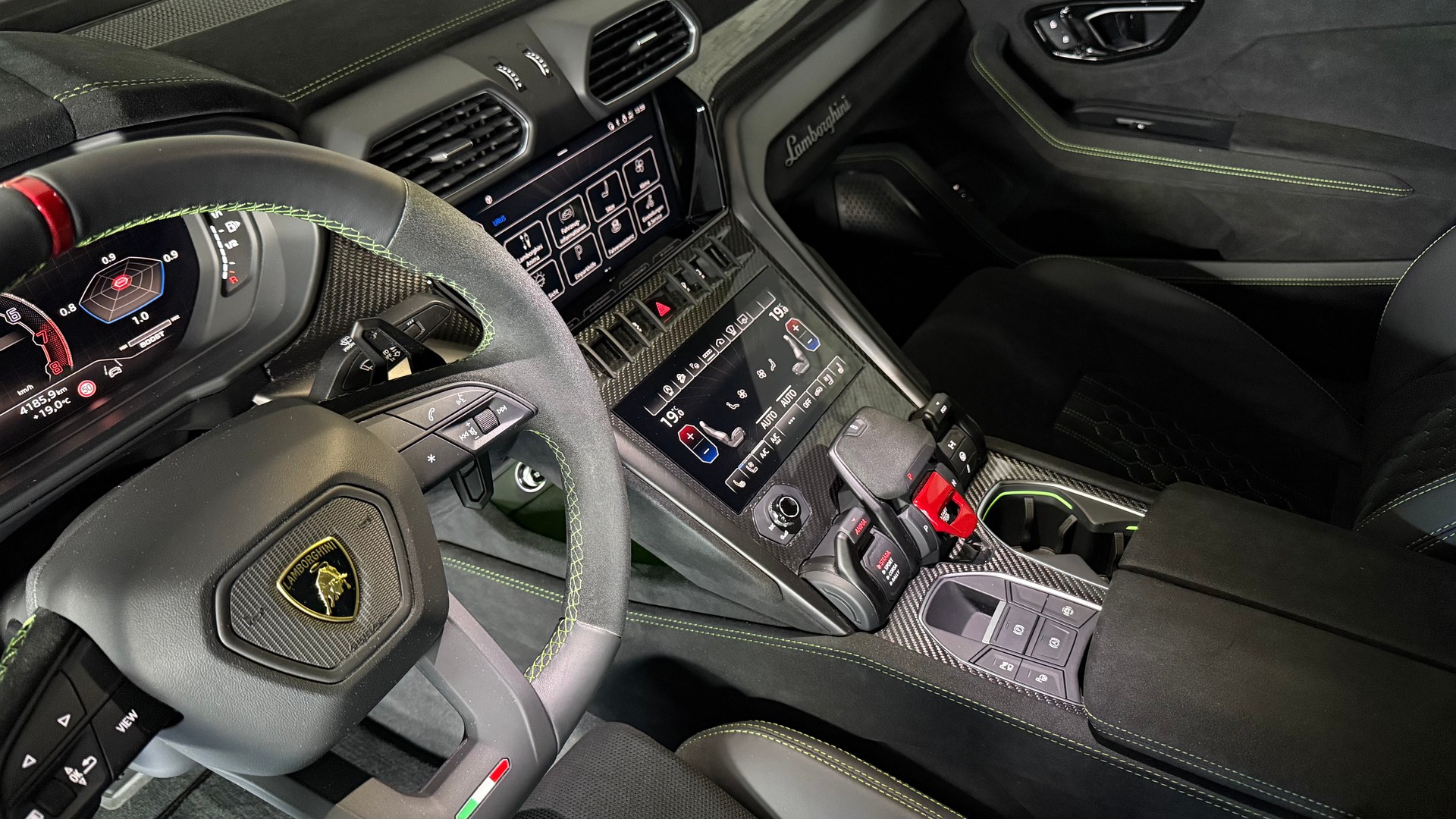 LAMBORGHINI Urus Performante-image-21