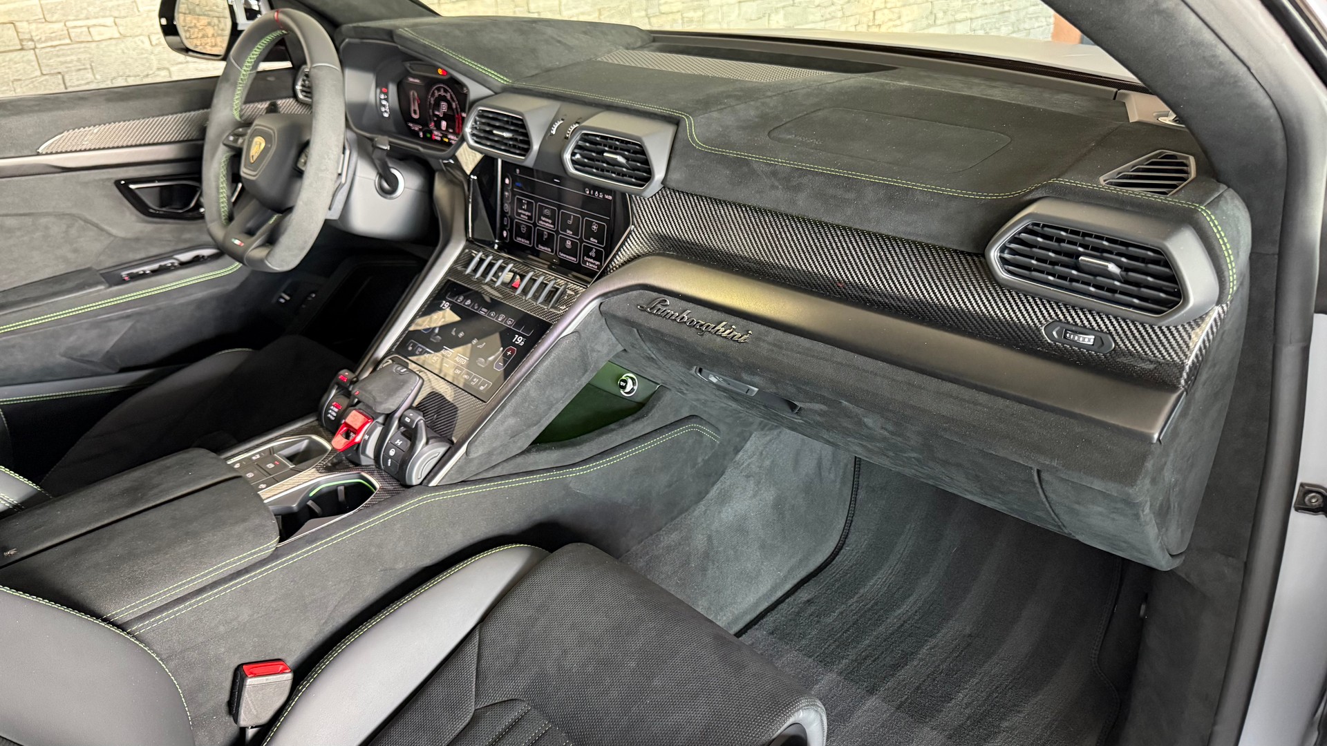 LAMBORGHINI Urus Performante-image-13