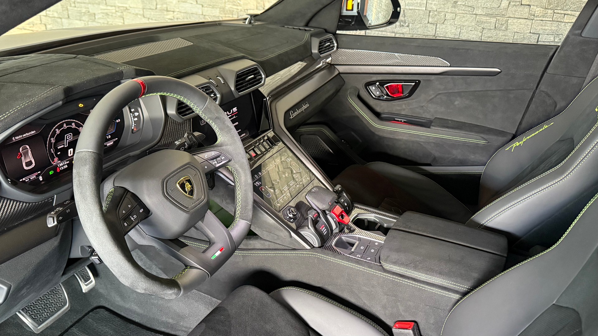 LAMBORGHINI Urus Performante-image-16