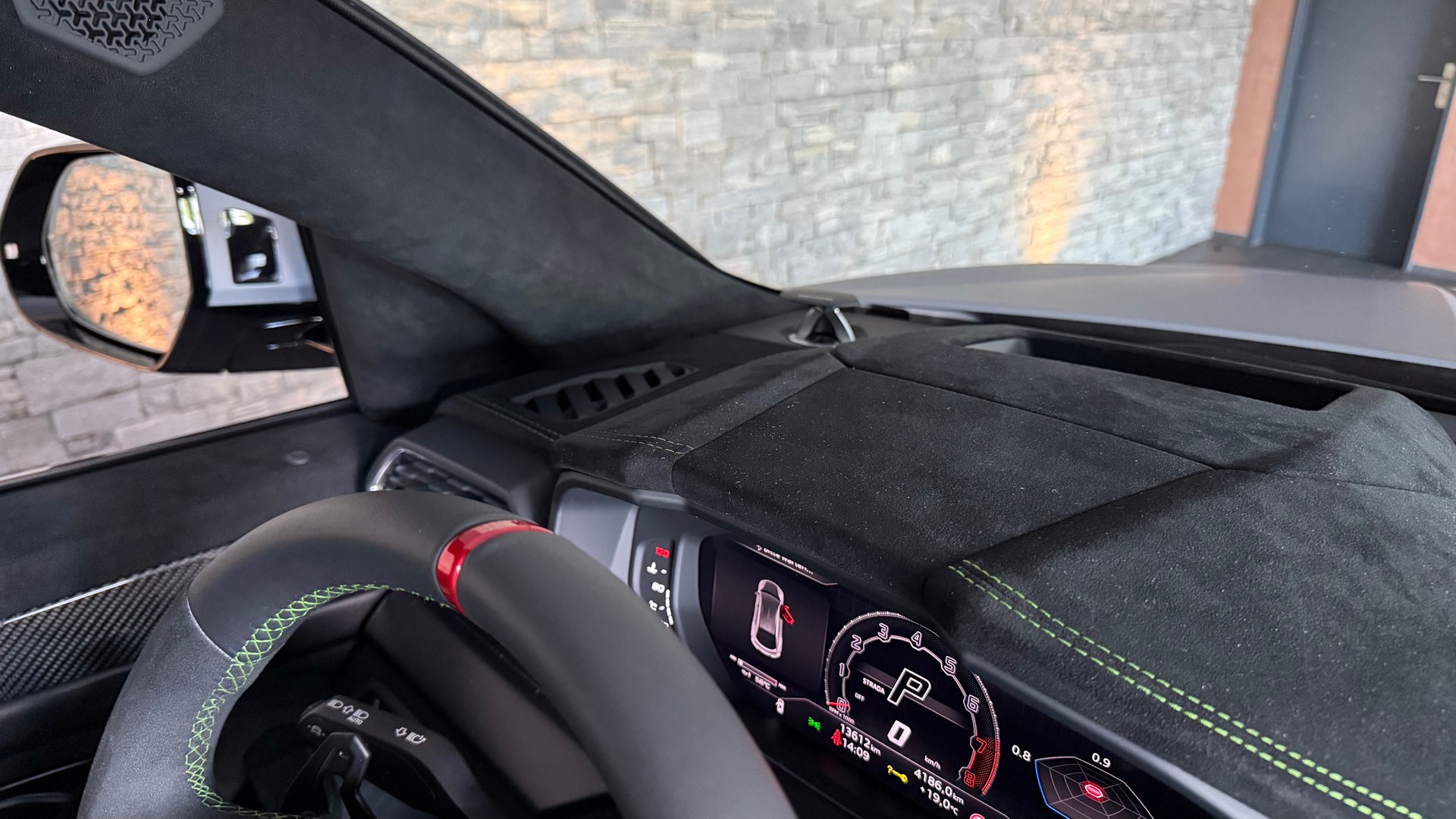 LAMBORGHINI Urus Performante-image-24