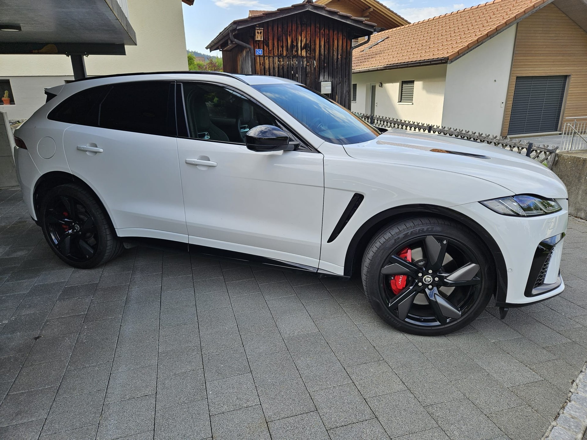 JAGUAR 5.0 V8 SVR AWD-image-0