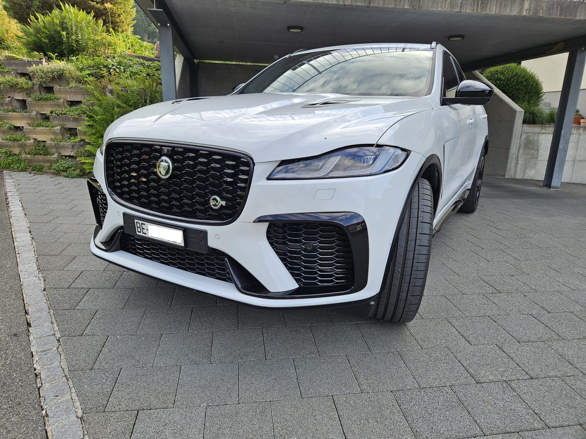 JAGUAR 5.0 V8 SVR AWD-image-1