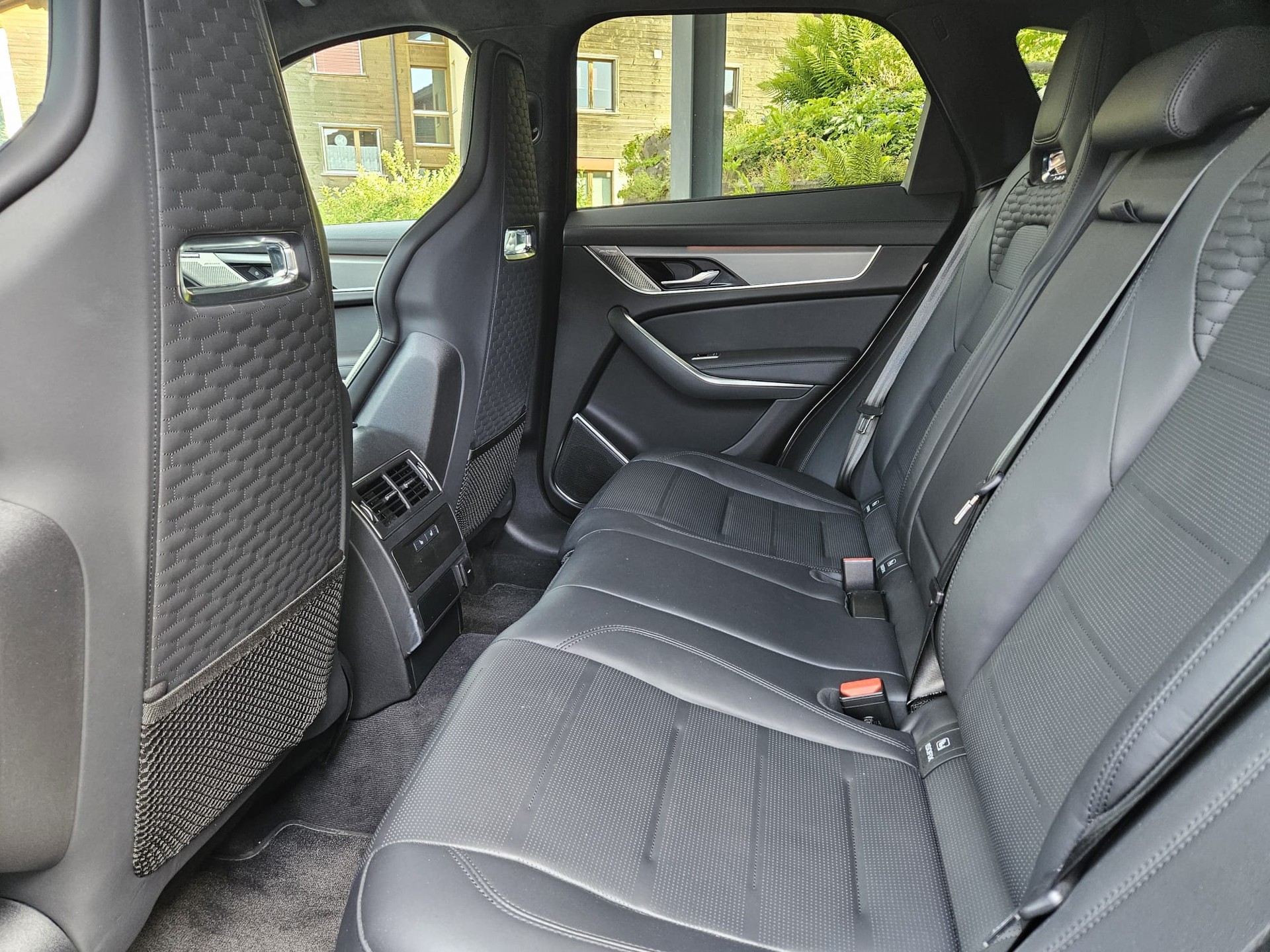 JAGUAR 5.0 V8 SVR AWD-image-5