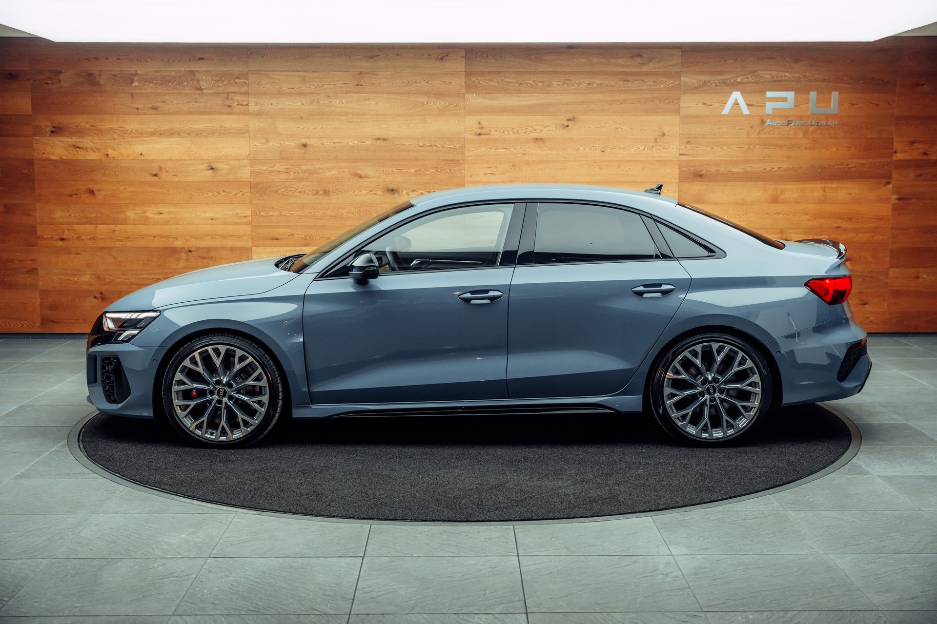 AUDI RS3 Limousine 2.5 TSI quattro S-tronic-image-8