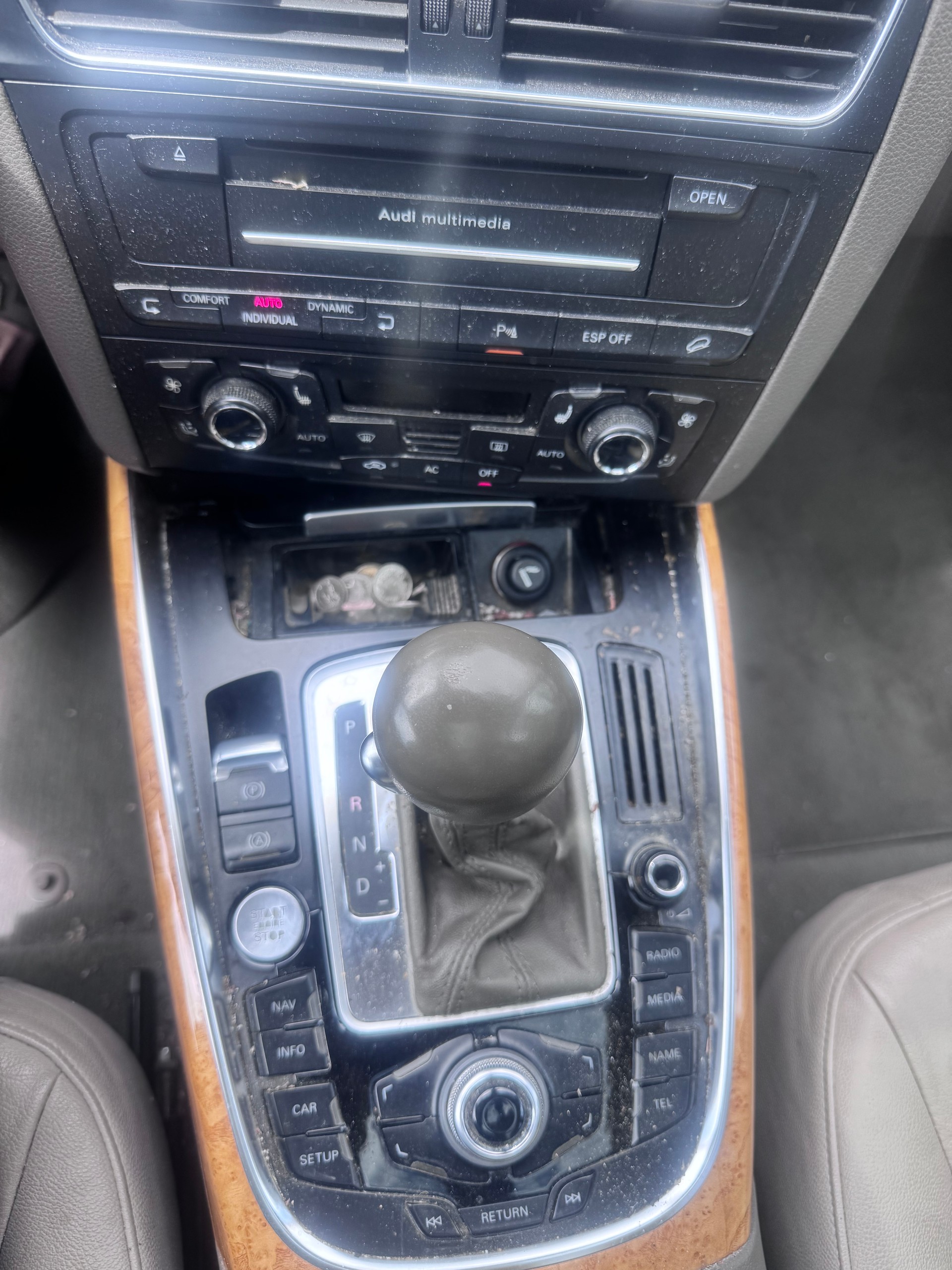 AUDI Q5 3.2 FSI quattro S-tronic-image-5