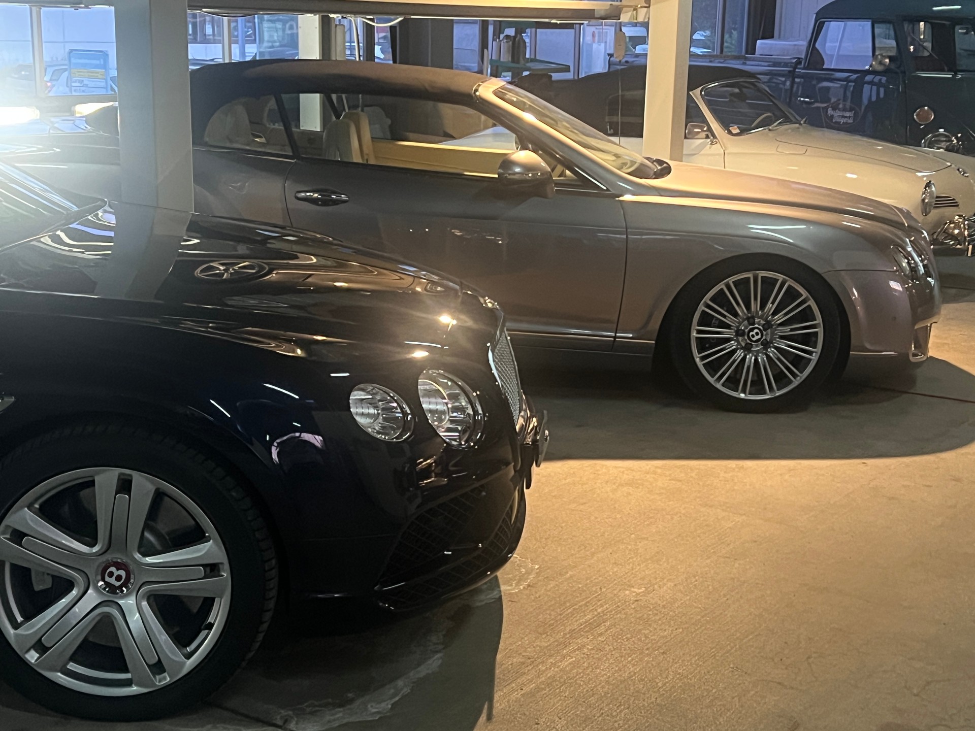 BENTLEY Continental GTC Speed 6.0 Great Britain Edition-image-1