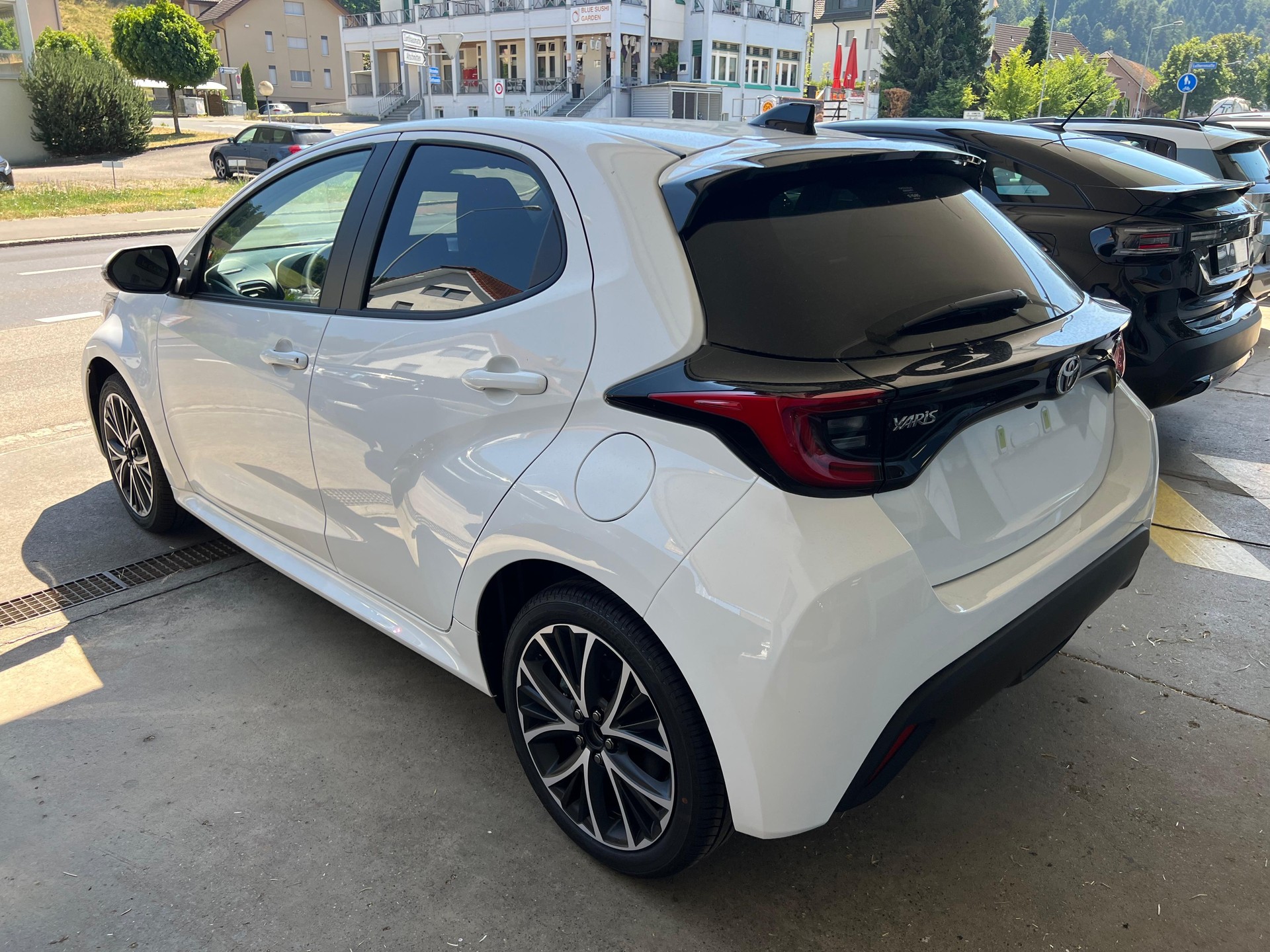 TOYOTA Yaris 1.5 VVT-i HSD Trend-image-3