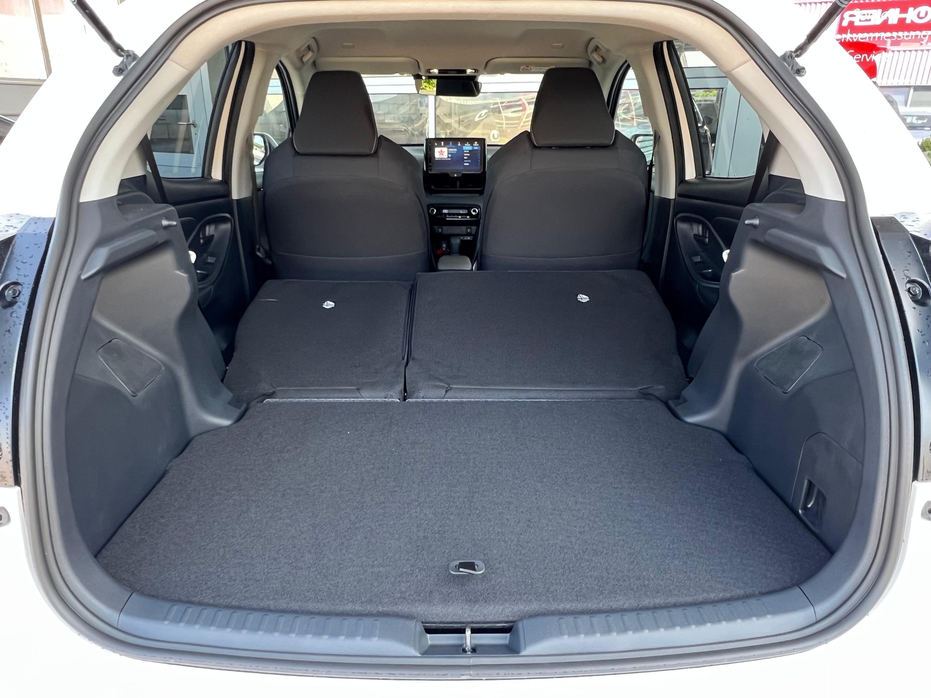 TOYOTA Yaris 1.5 VVT-i HSD Trend-image-9