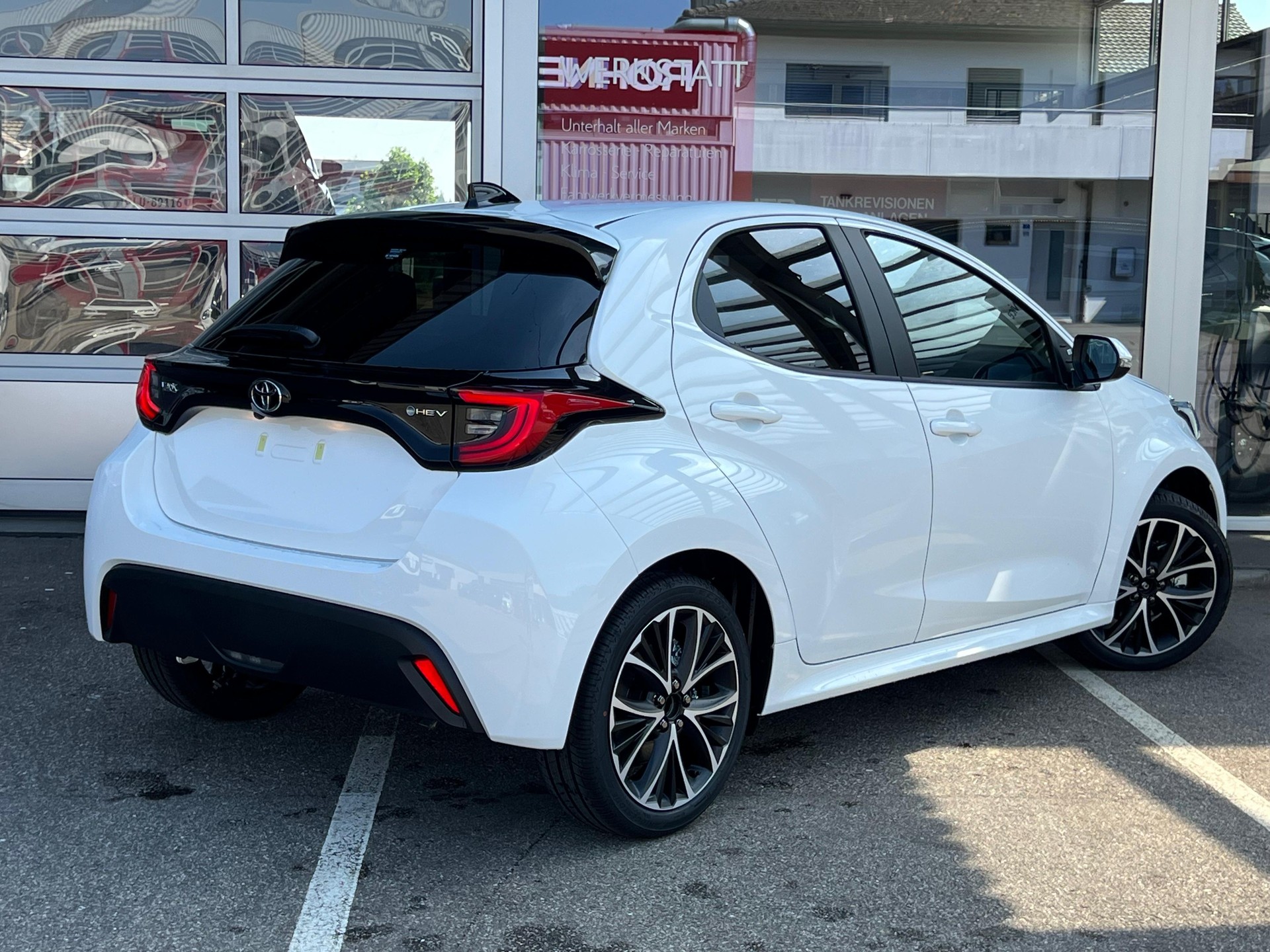 TOYOTA Yaris 1.5 VVT-i HSD Trend-image-7