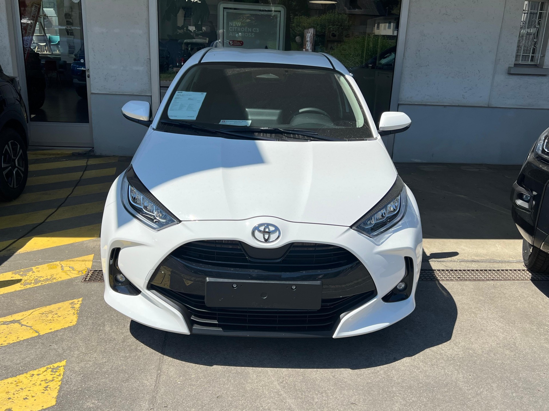 TOYOTA Yaris 1.5 VVT-i HSD Trend-image-1