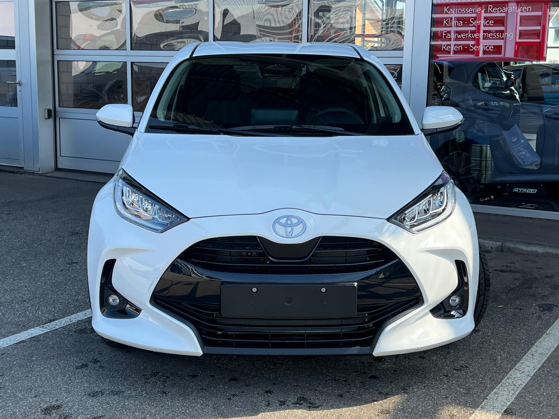TOYOTA Yaris 1.5 VVT-i HSD Trend-showroom-element-1