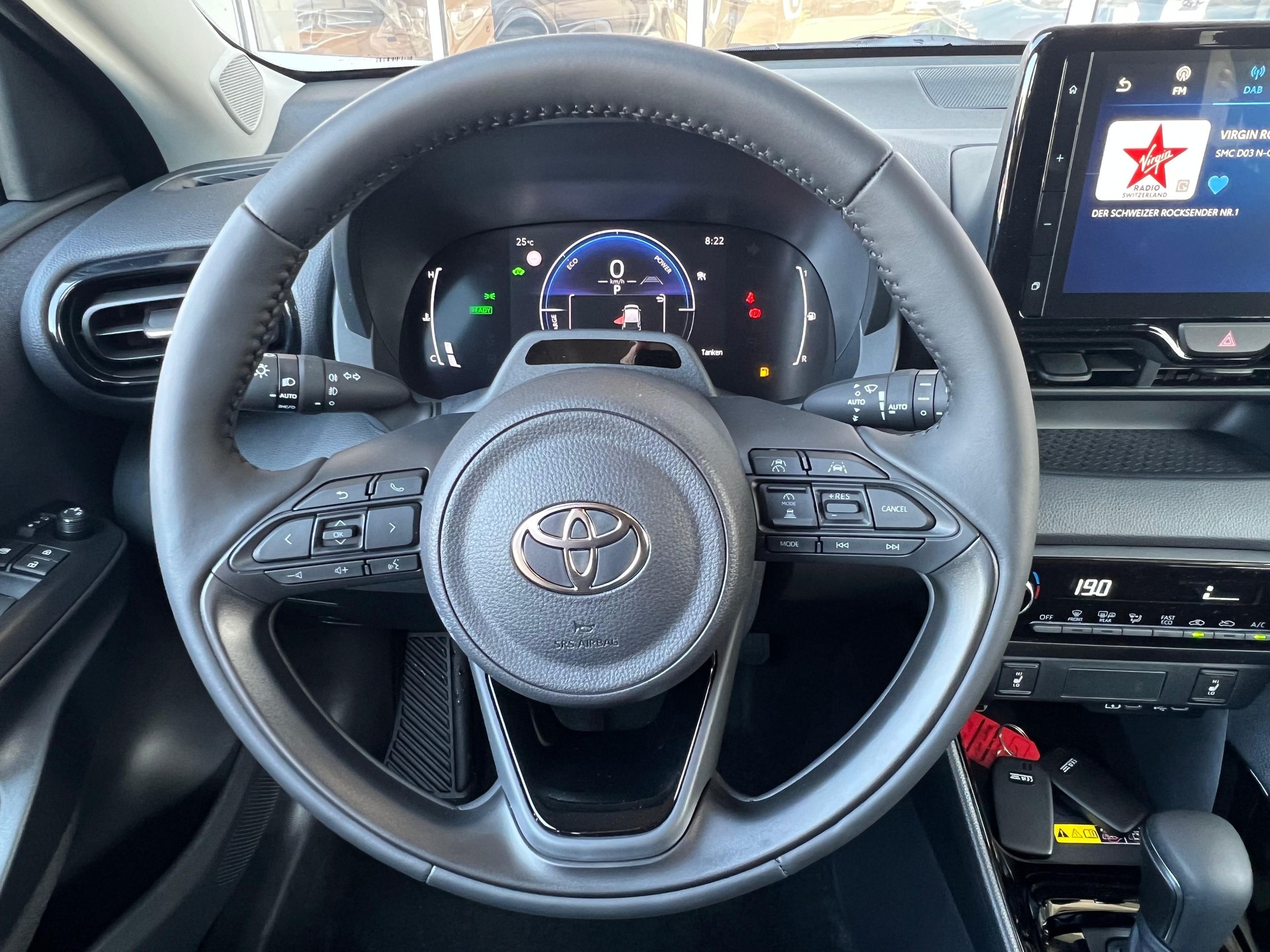 TOYOTA Yaris 1.5 VVT-i HSD Trend-image-15