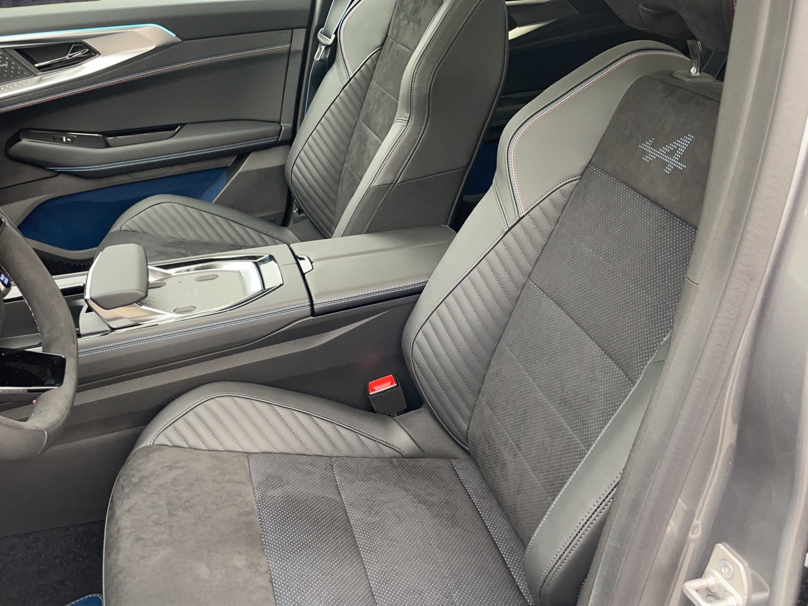 RENAULT Rafale 1.2 E-Tech Hybrid 200 Esprit Alpine-image-12