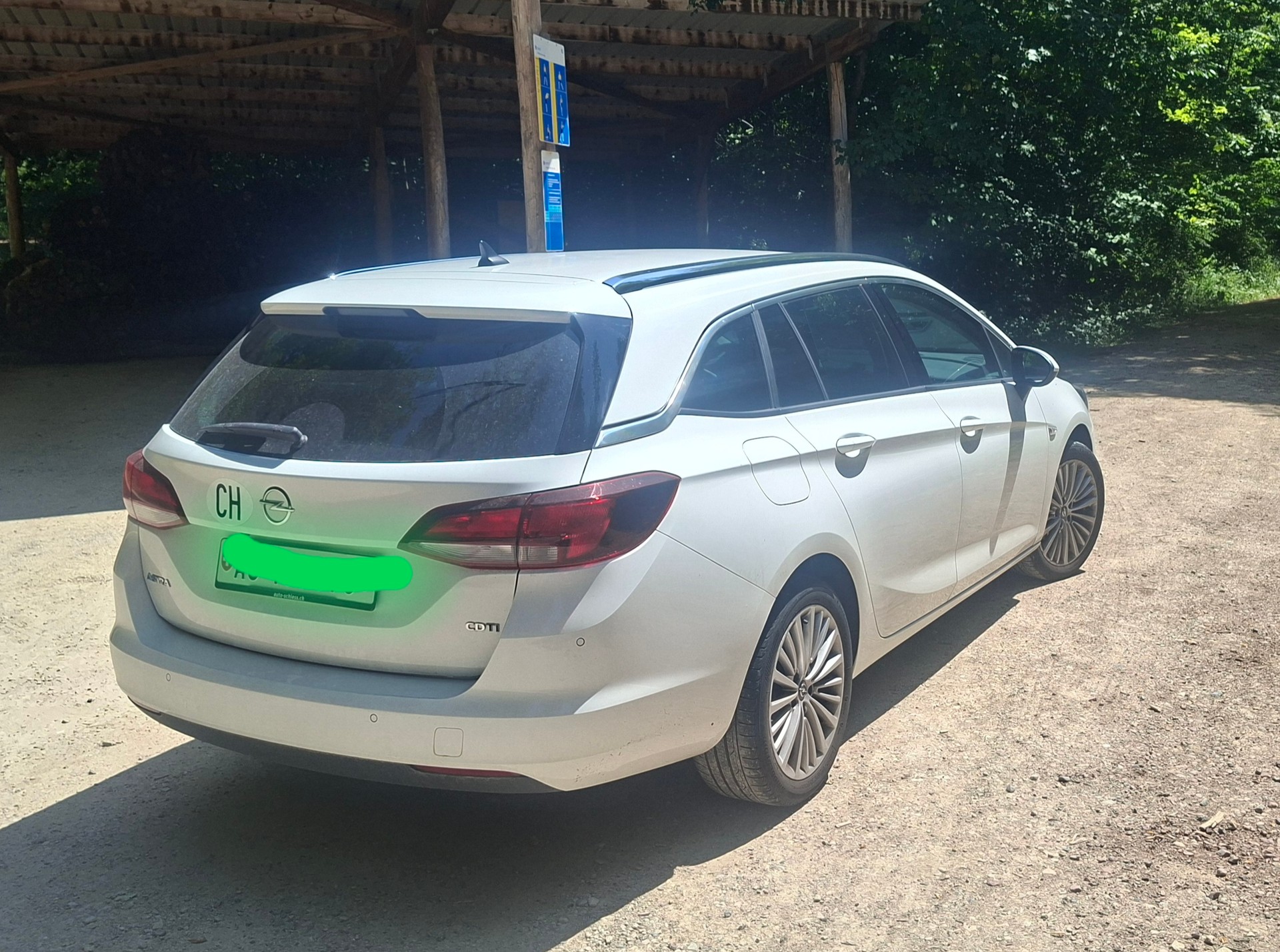 OPEL 5 Sport S Tourer-image-2